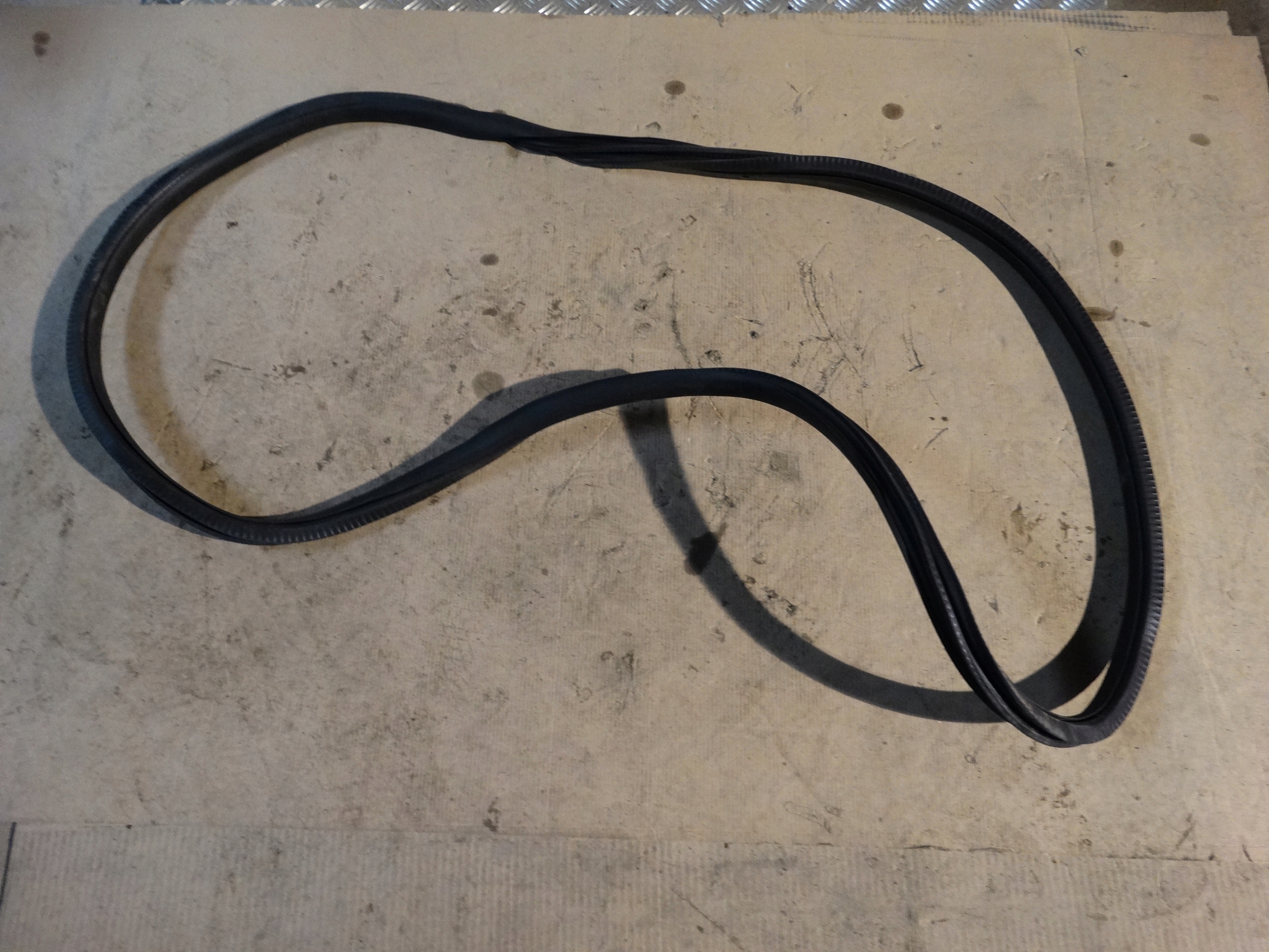 IDEALNA gasket left front MERCEDES W118 1