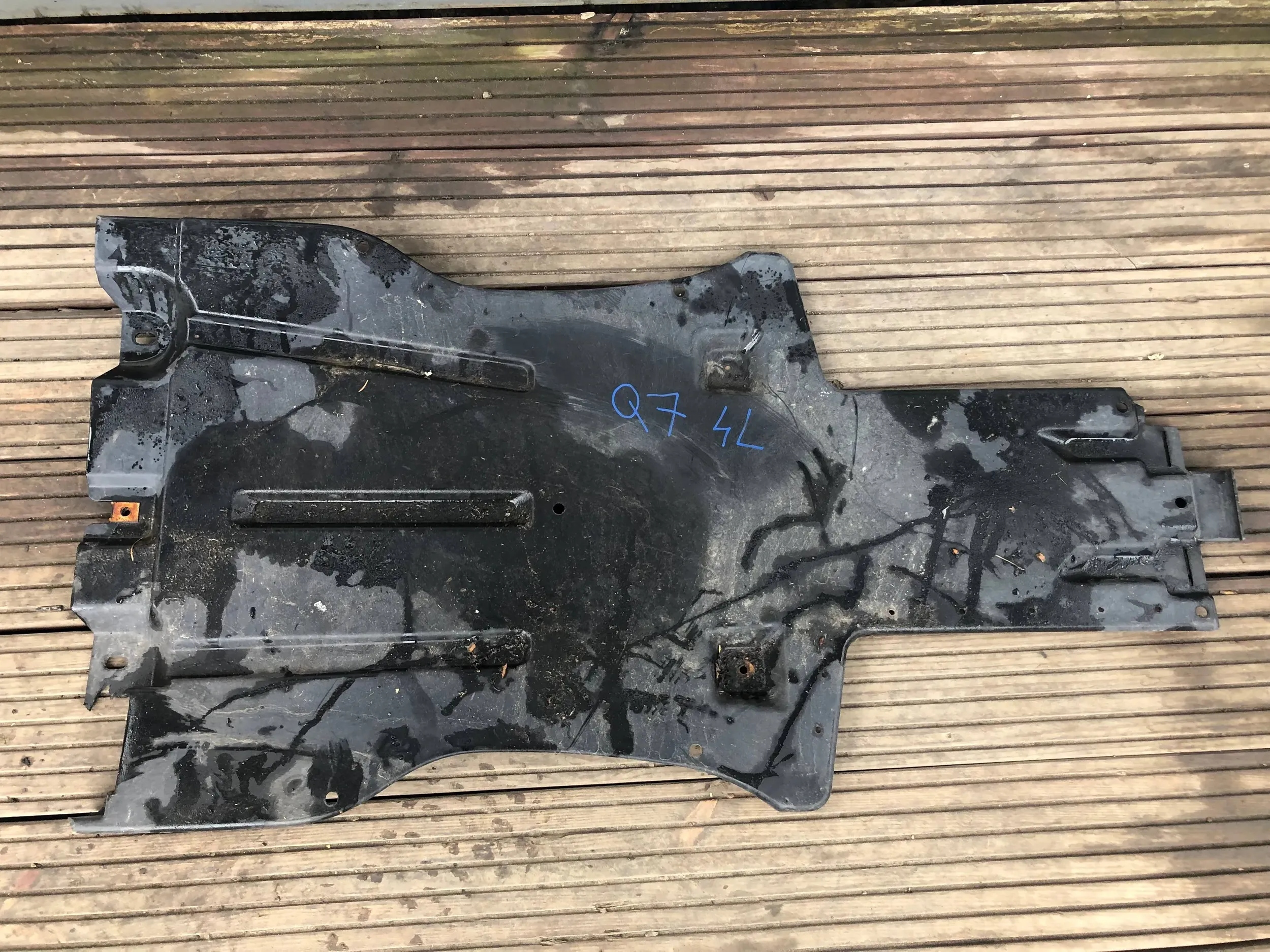 cover chassis AUDI Q7 4L 7L8825231A