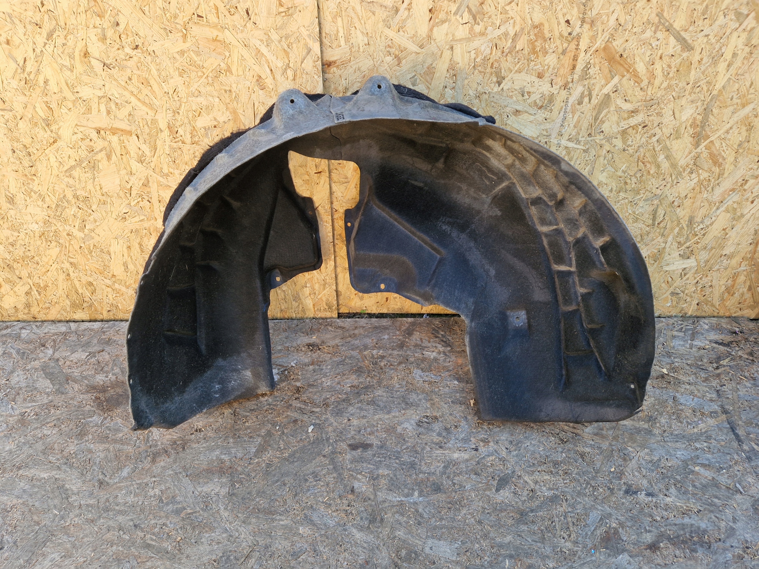 mudguard right rear. right rear part AUDI Q8 55 E-TRON 4KE820172A