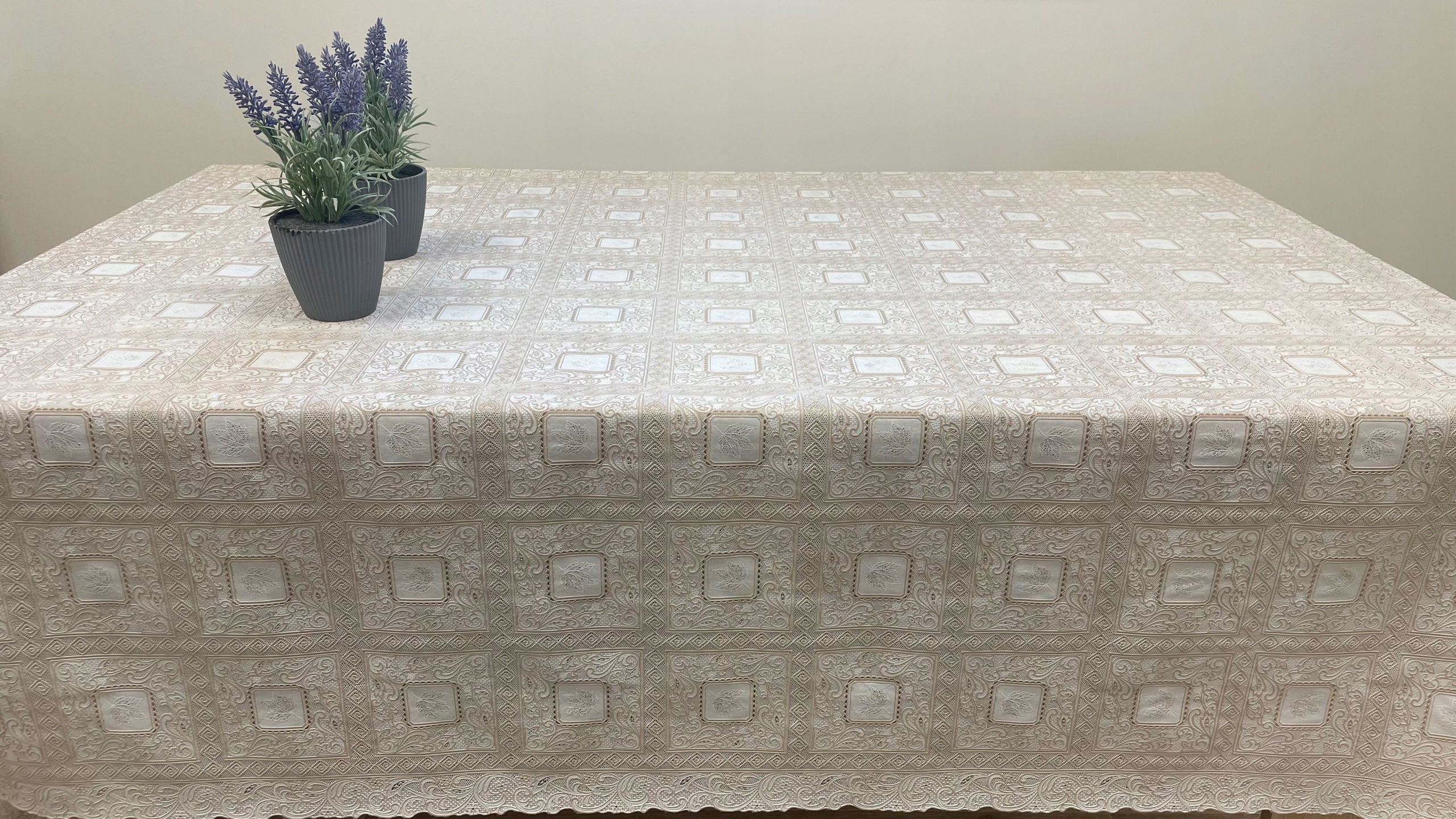 

Obrus Winylowy Z Koronki Pvc Beż 138x180 cm