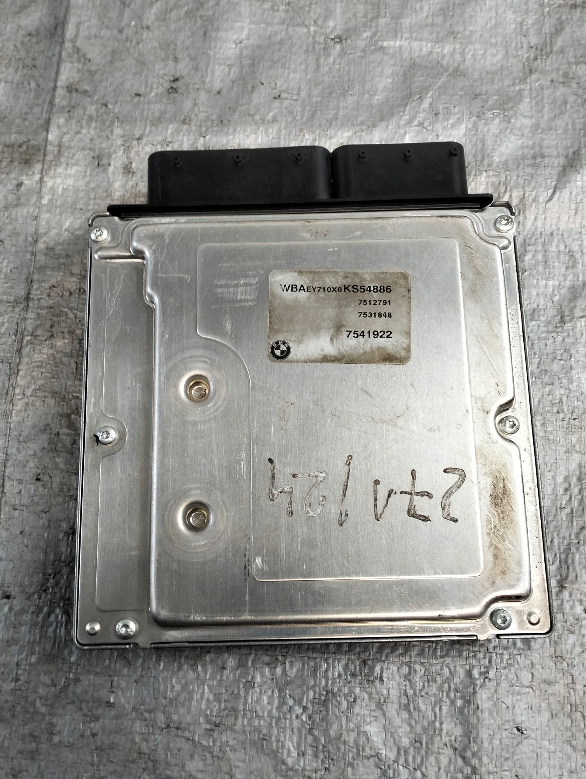 computer control unit of the engine BMW E46 318I 04r LIFT OE 7531848