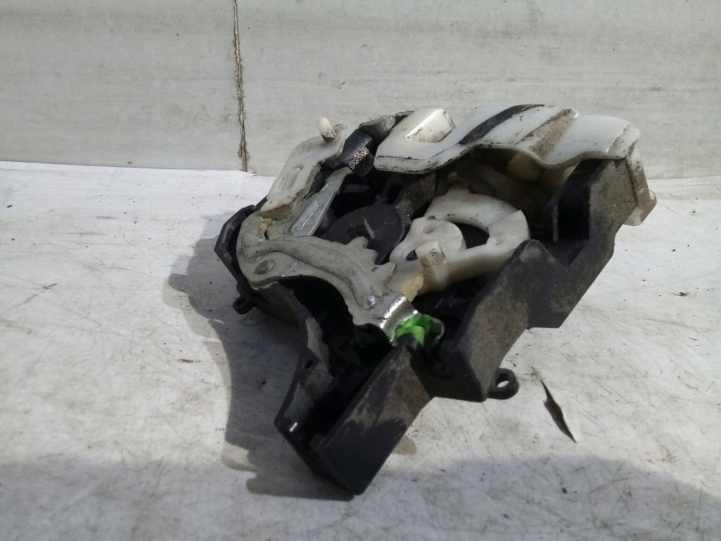 Mitsubishi Outlander II 2 lift lock left rear part 2 PIN