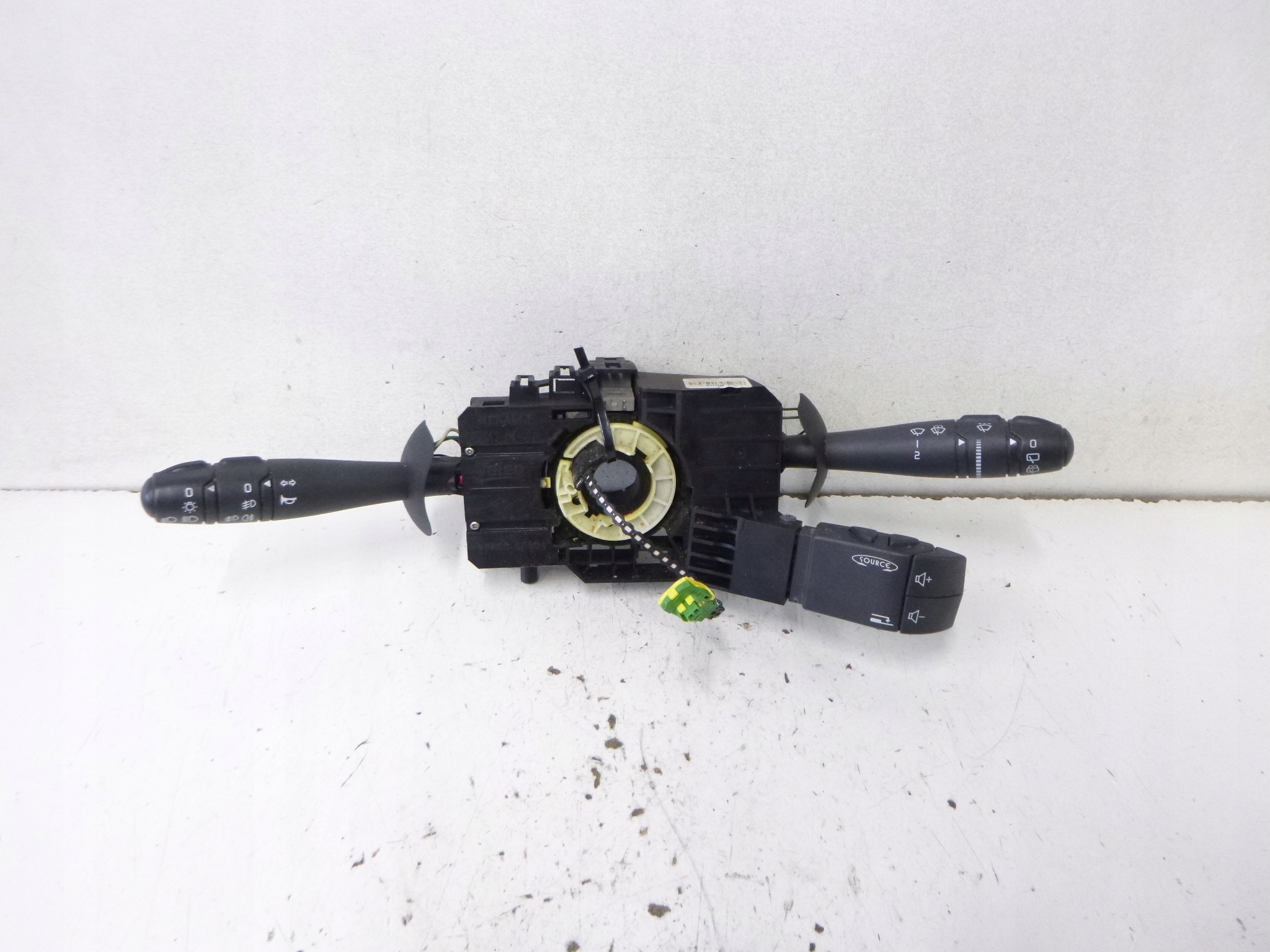 DEVIO LUCI DEVIO tergicristalli indicatori di direzione Renault Twingo II 2011r. 8200856009