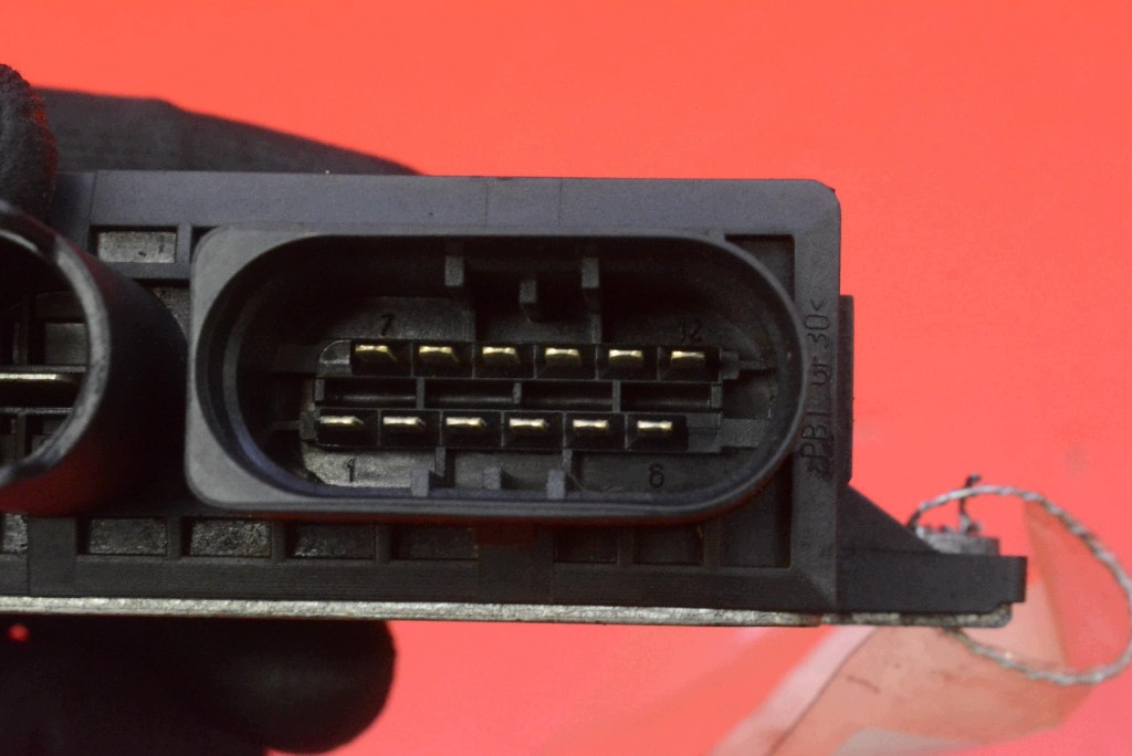 relay plugs glow 859172301 BMW E90 E91 2.0 D 143 KM 04-10