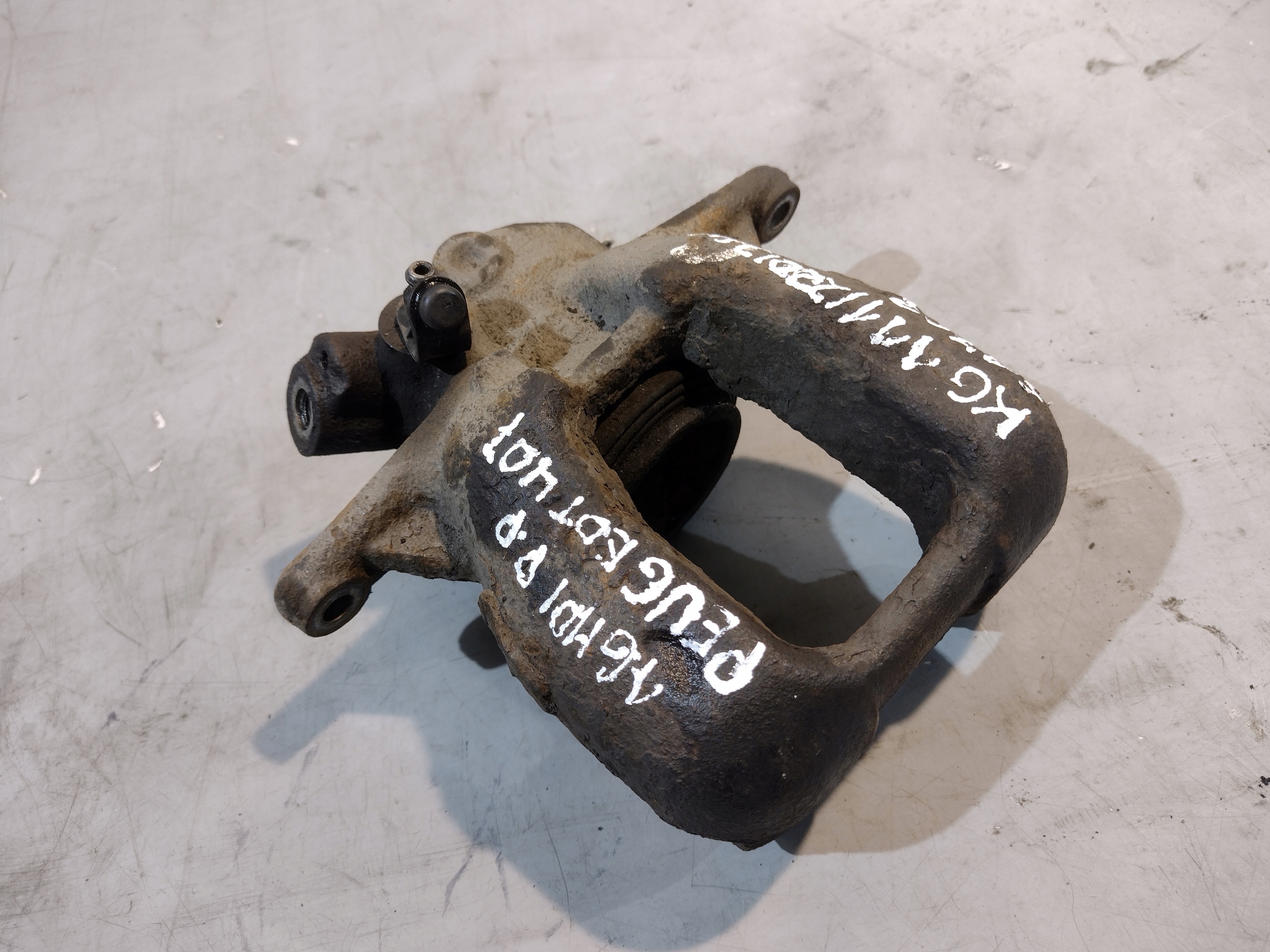 caliper brake right front Peugeot 407 sedan 1,6HDI