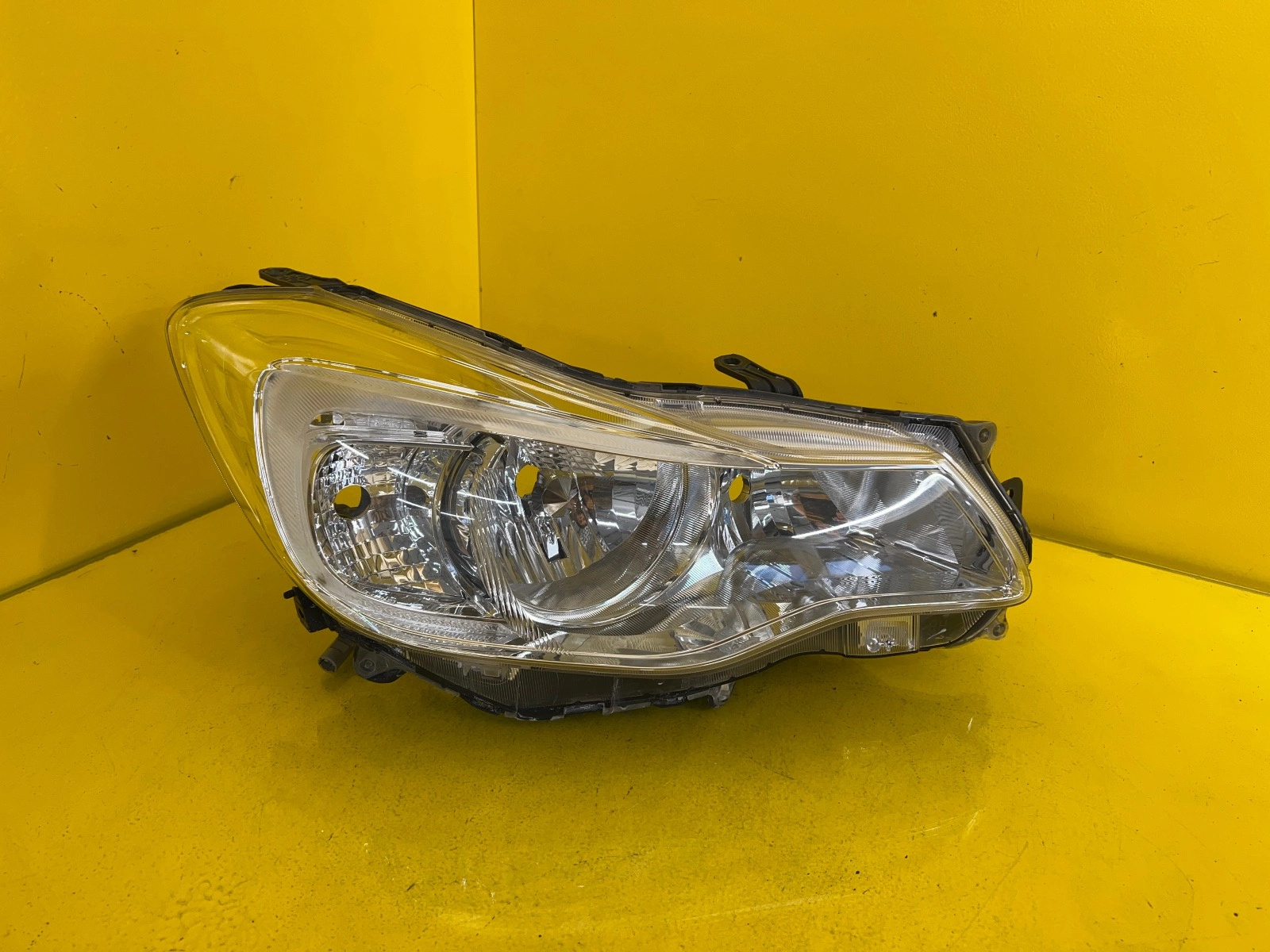 LIGHT RIGHT FRONT SUBARU IMPREZA XV 2011