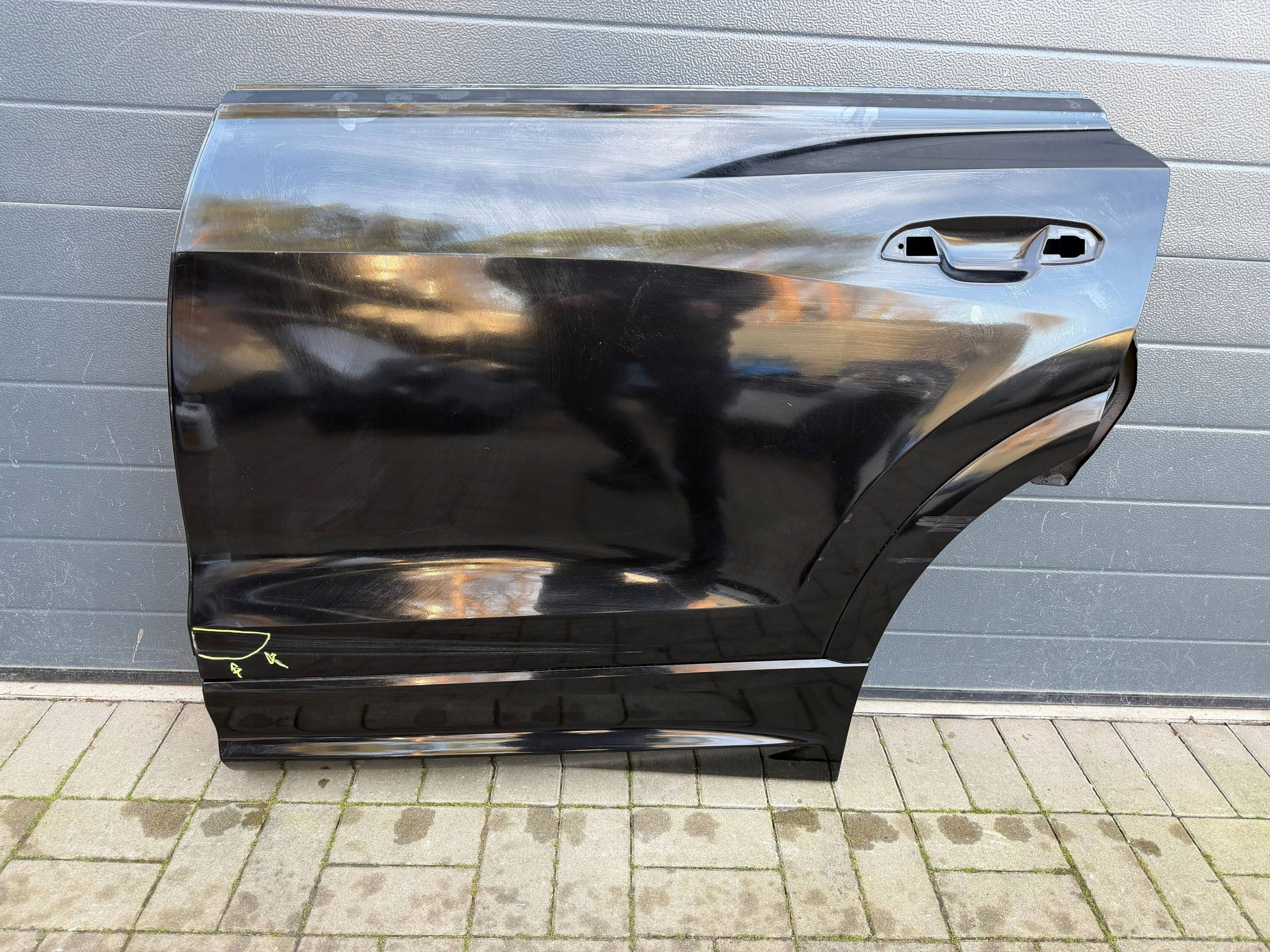 Audi Q8 door rear part left rear. left