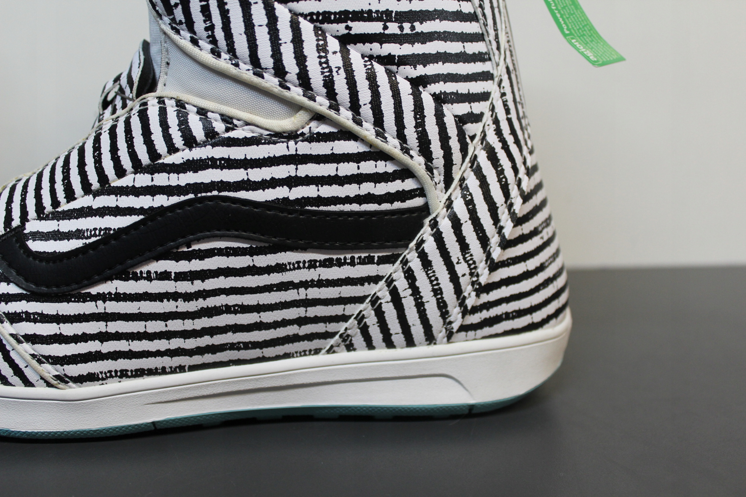 Buty VANS ENCORE STRIPES roz.25,5/40 [f100] Twardość (flex) średnie