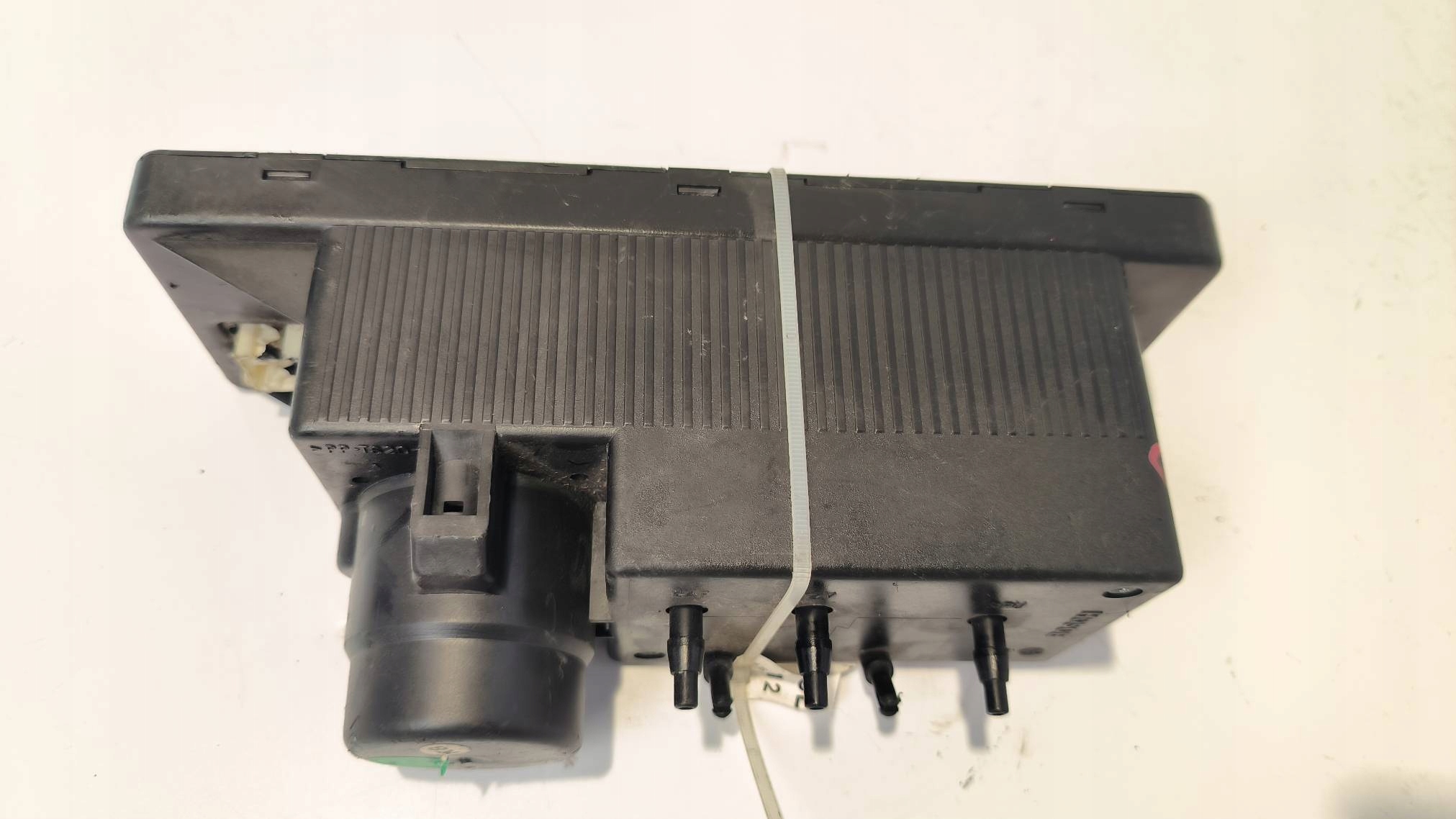 Pompe de la serrure 2108000148 MERCEDES W210