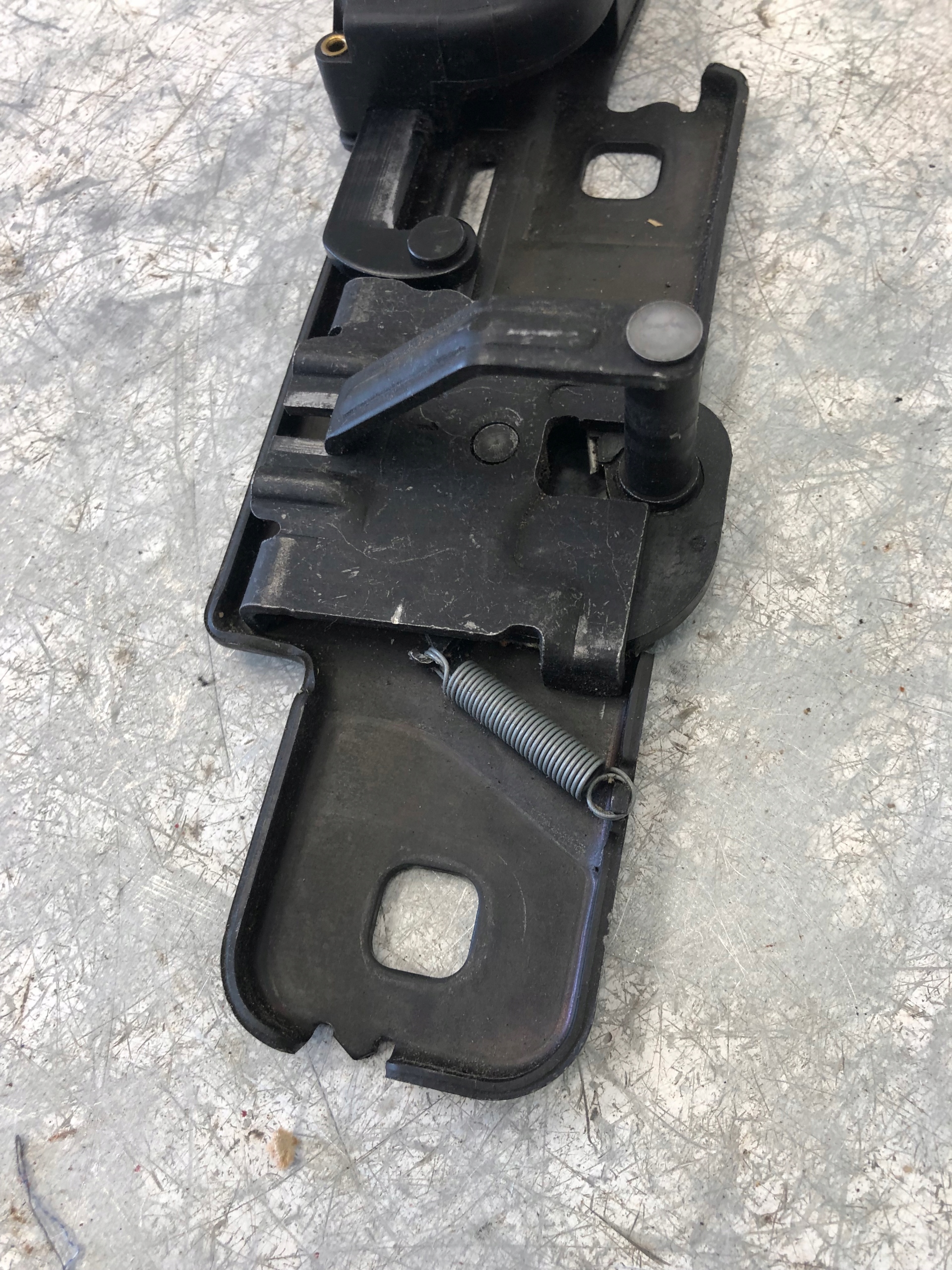 lock DOCIAG bonnet AUDI A4 B8 A6 C6 4F9827383D