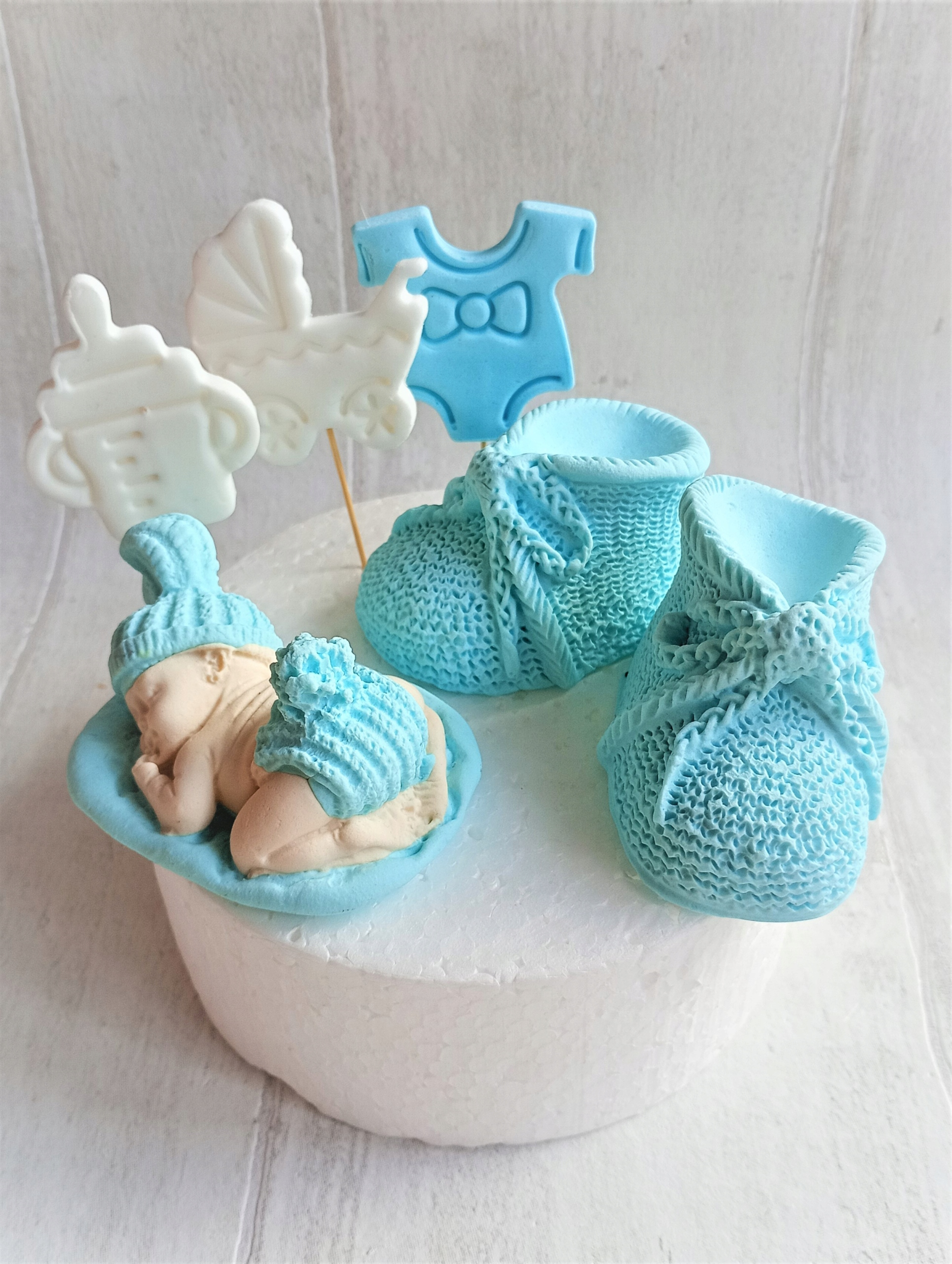 Levně Miminko botičky toppery Dekorace na křtiny z cukrové hmoty na dort