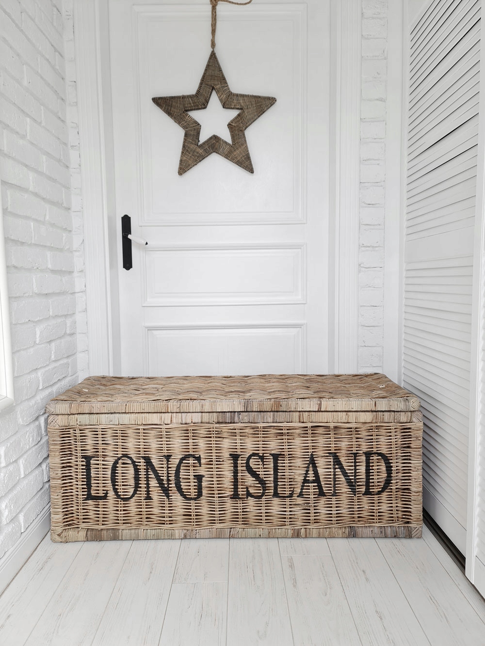 Rustikálna ratanová veľká kufríková skrinka Ratan Hampton Long Island 120 CM