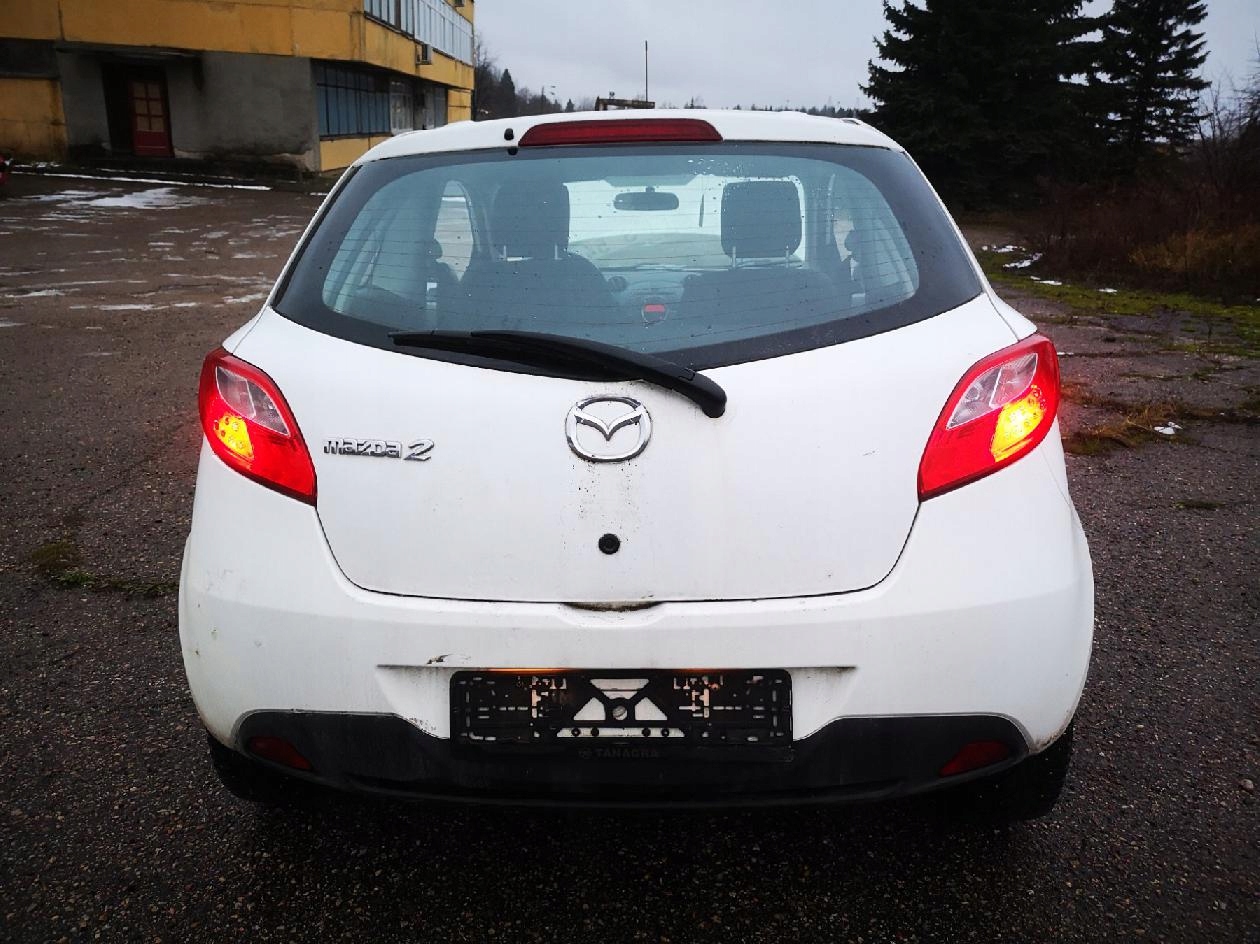 mazda 2 воздухозаборники Воздух для Кузова 2009 1.4л bp4kgm732