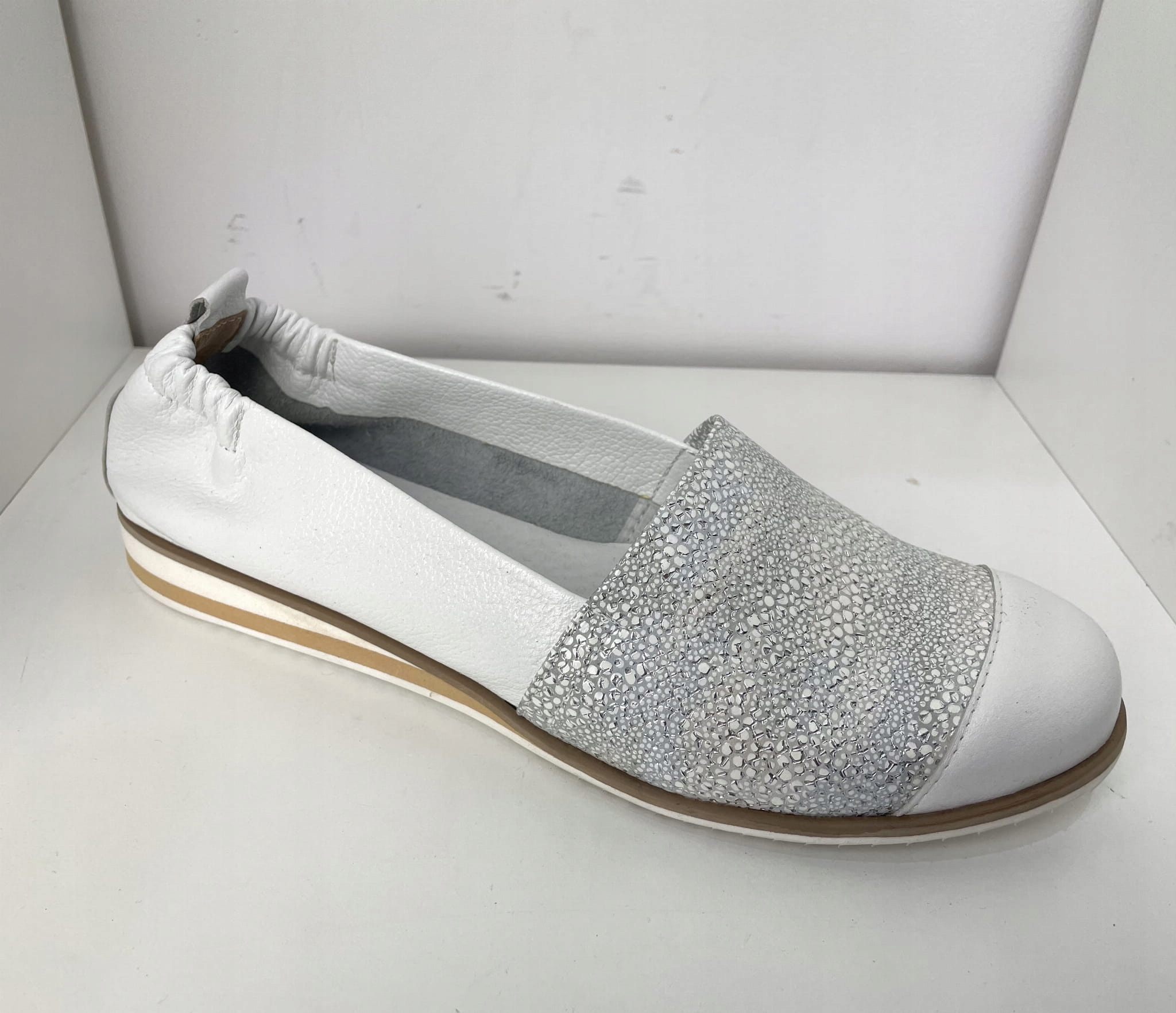 Dámské kožené polobotky Higo 1513 Bílé/Lico/Mix 38, Bílá