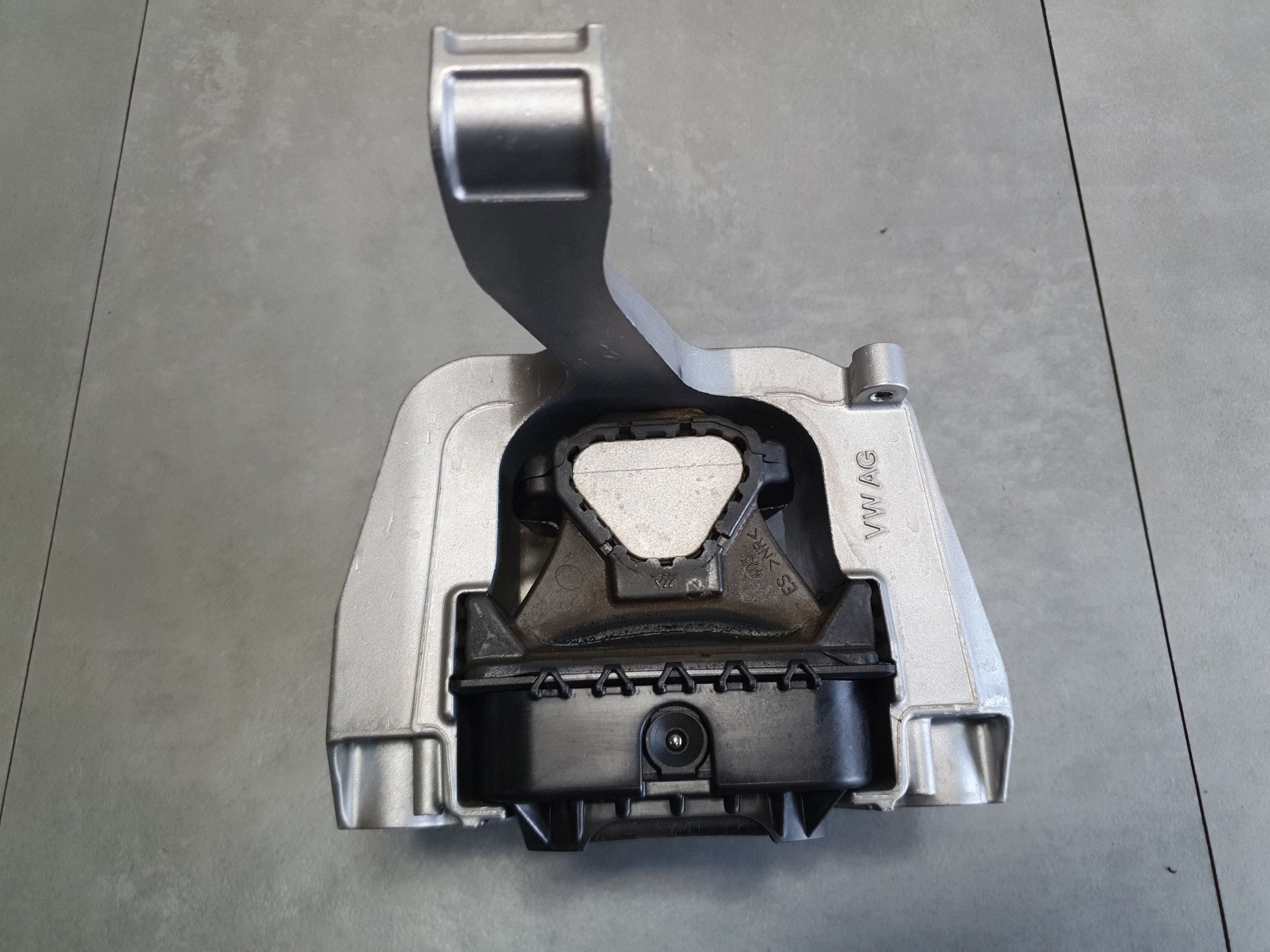 Audi A3 8Y 1.5 engine mount 5WA199262AM