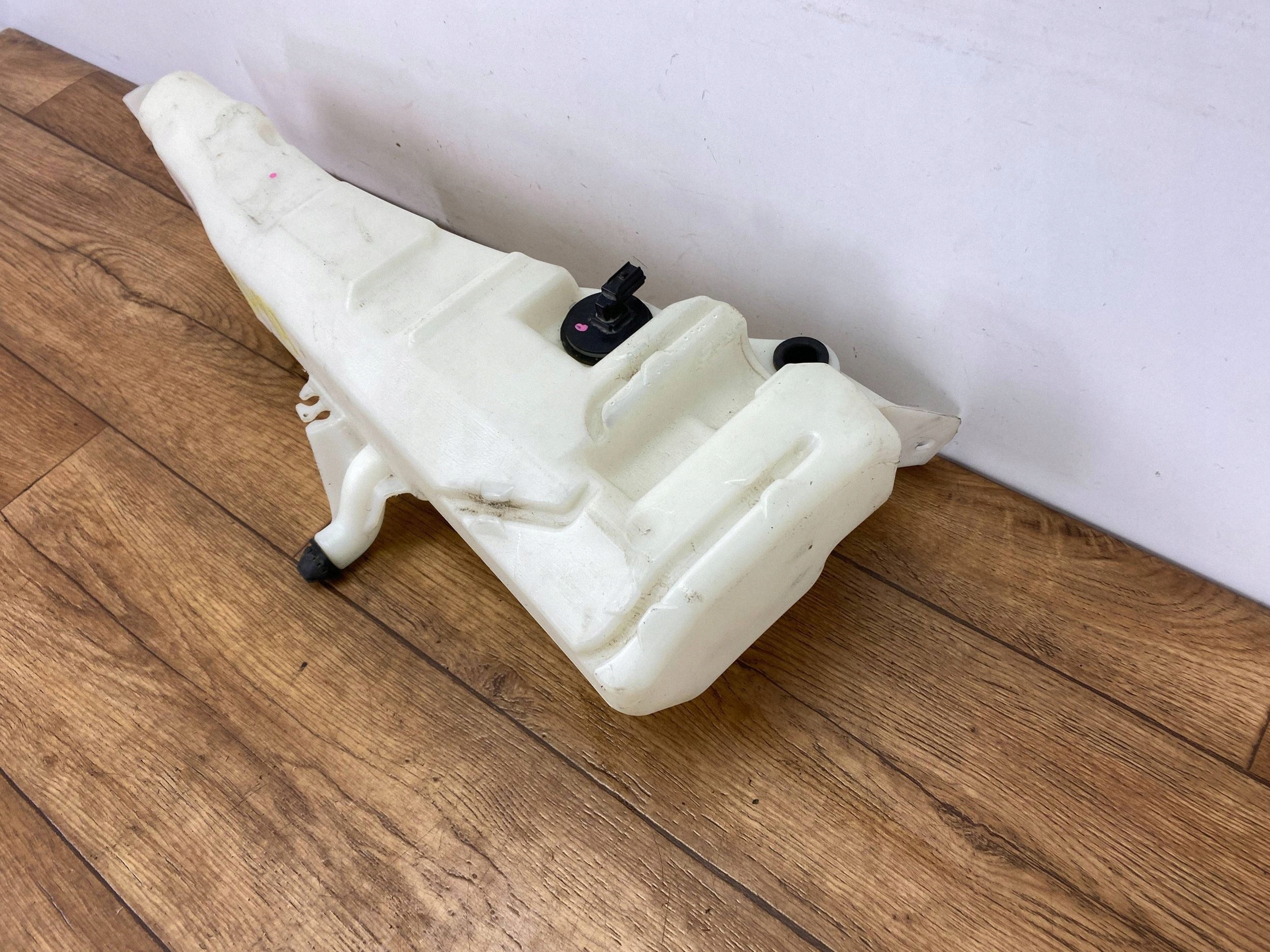 washer fluid tank Ford Escape IV 2020+