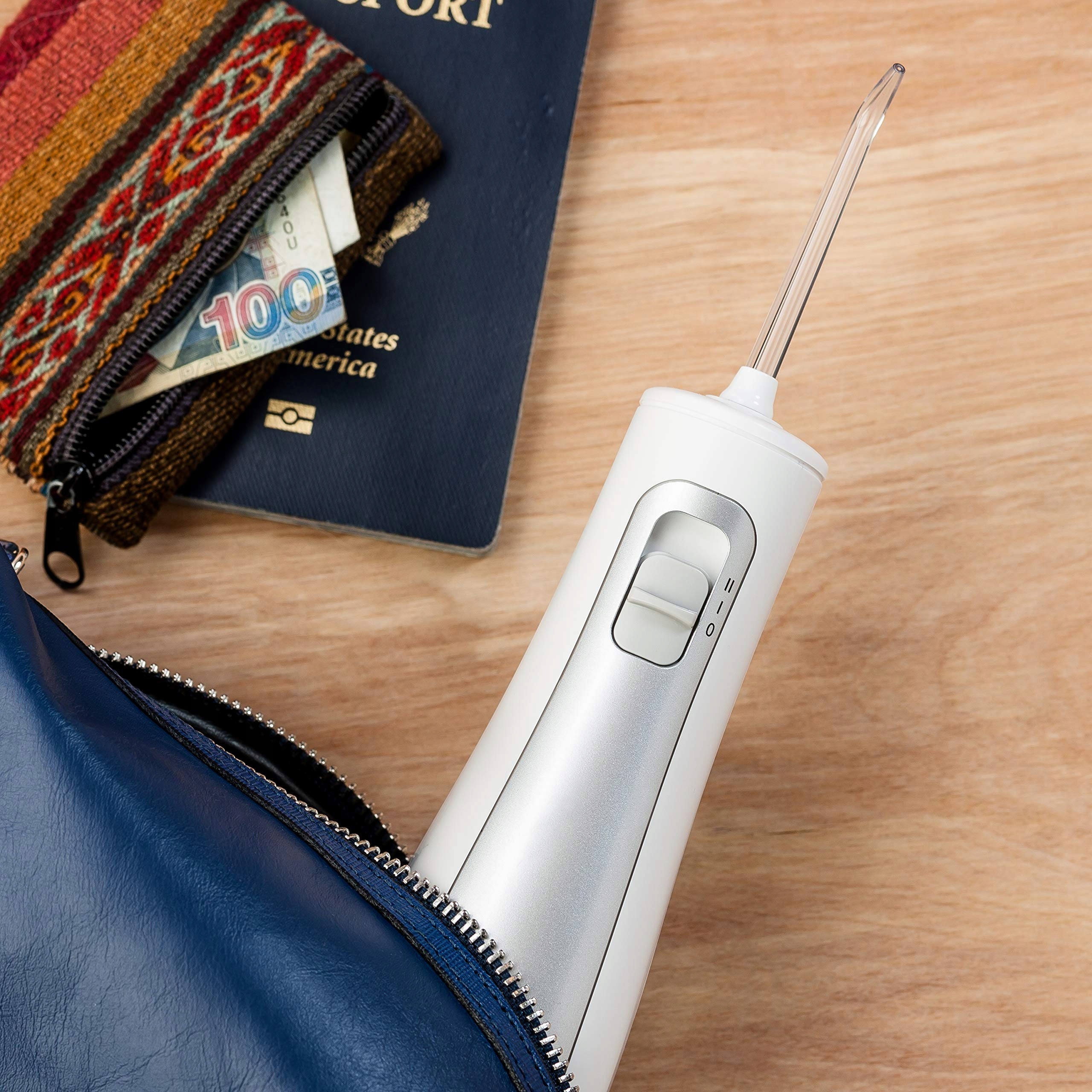 WATERPIK Bezprzewodowy I Wodoodporny Irygator Do Zębów Idealny Na Podróże — miniatura 2