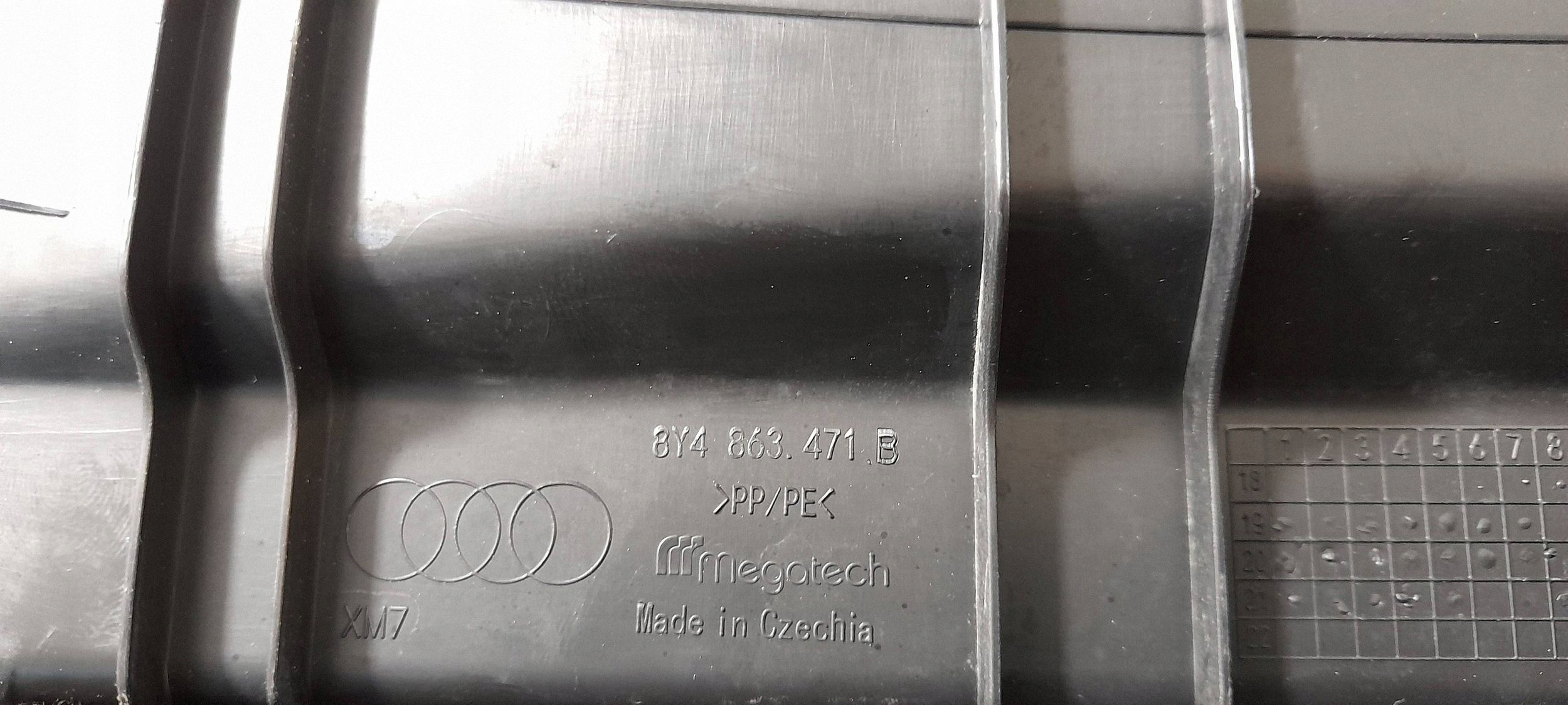 Audi A3 8Y cap of the threshold boot 8Y4863471B (A18)