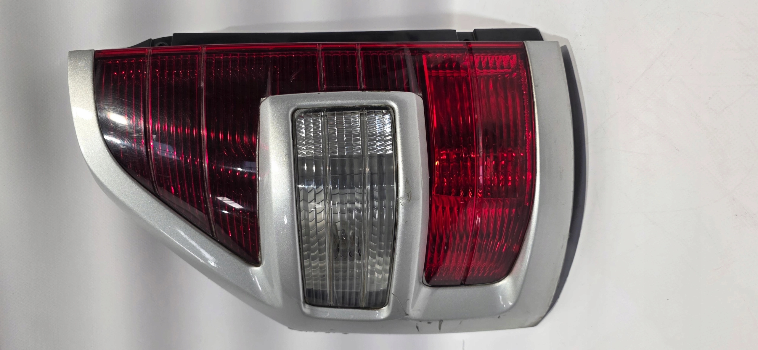 light left rear part MITSUBISHI PAJERO III 00-05 original EUROPA