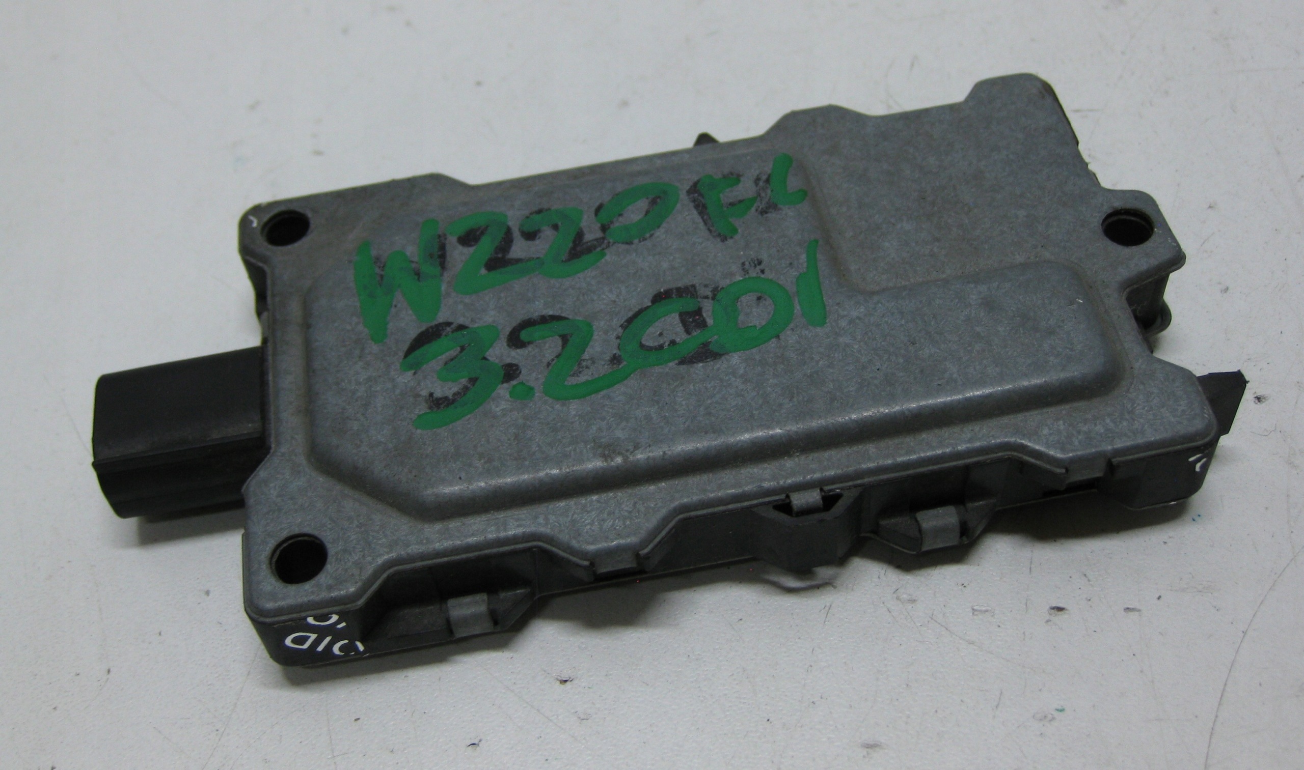 MERCEDES W220 module sensor ZANIECZYSZCZEN 2118300472