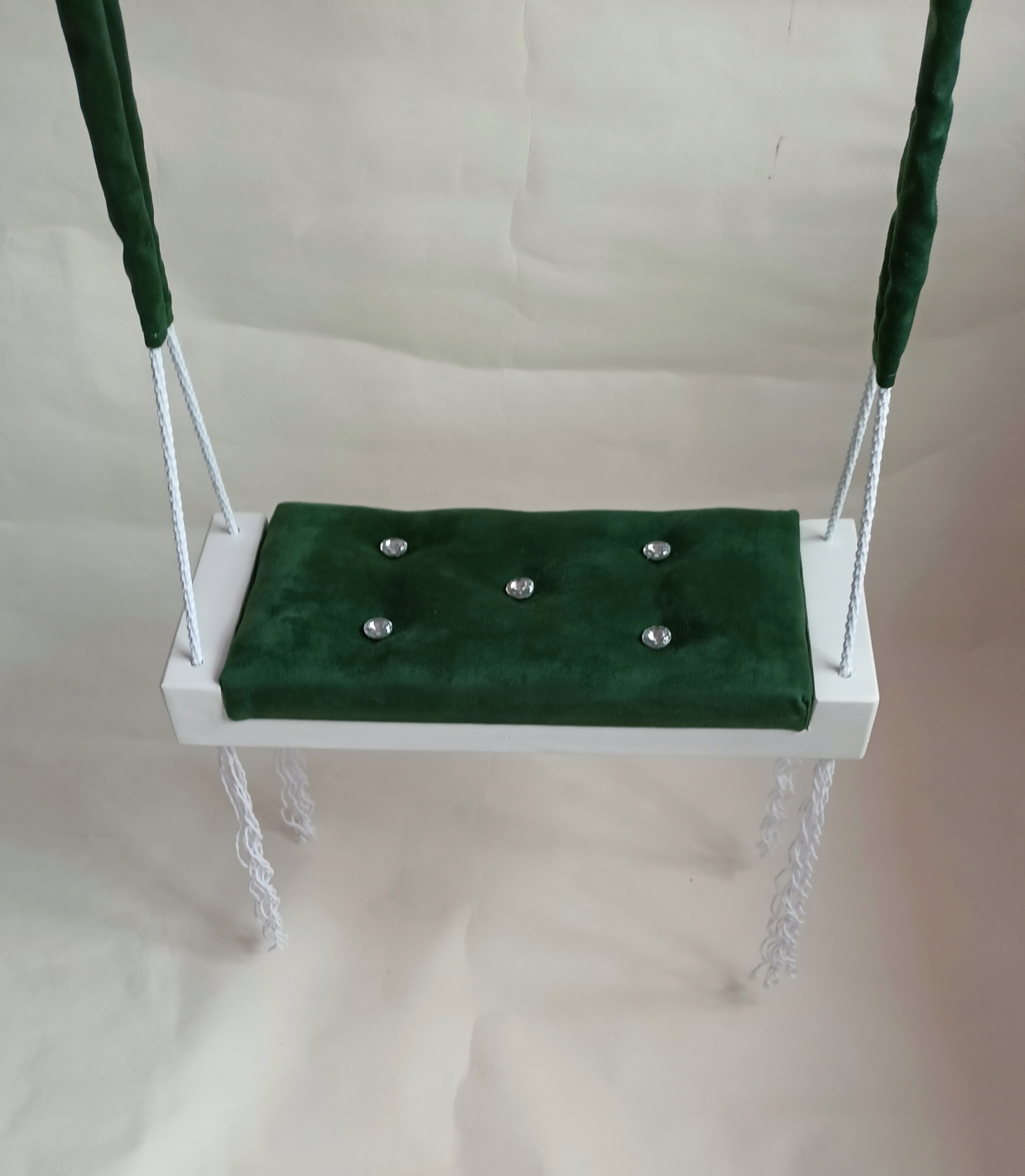 Huśtawka BIAŁA TAPICEROWANA WELUR 70cm siedzisko czarna dom ogród dzieci Wysokość produktu 250 cm