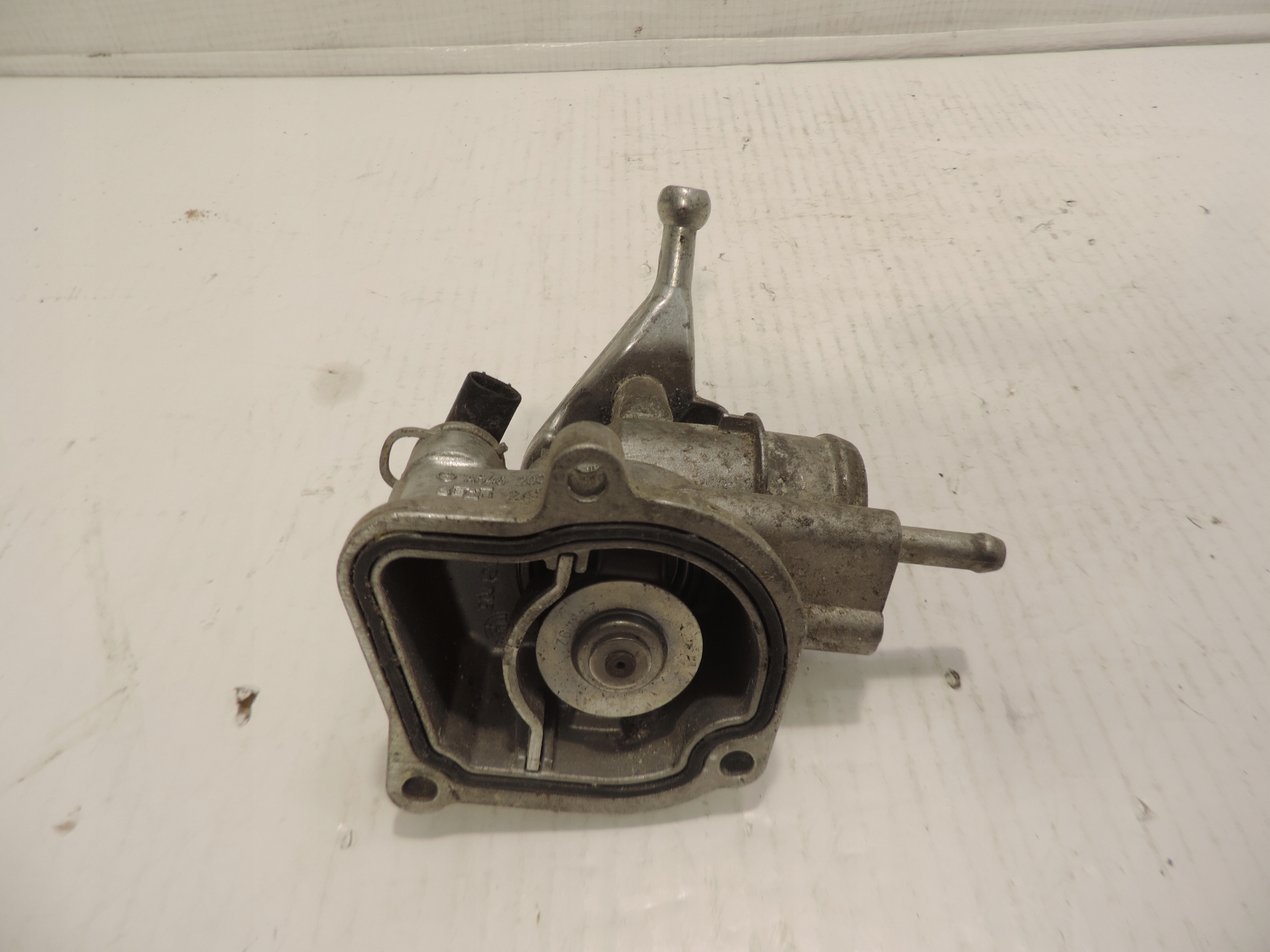 TERMOSTAT OBUDOWA MERCEDES W204 CDI A6462000715