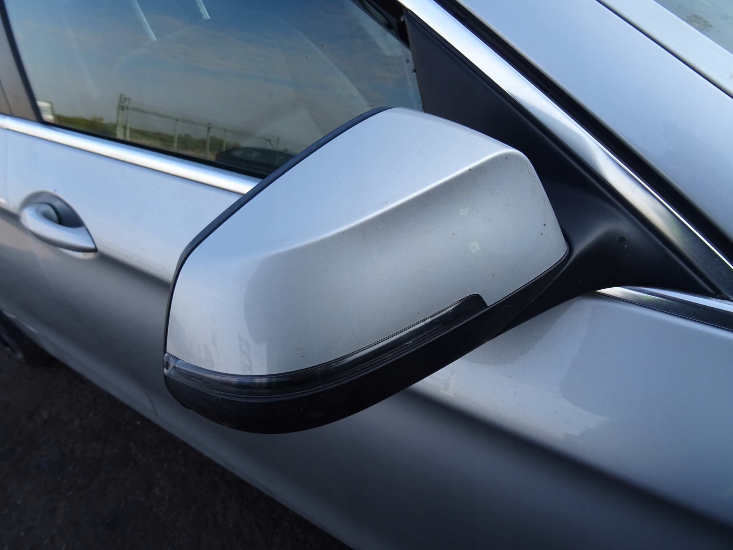 LUSTERKO PRAWE BMW F10 F11 A83 LIFT LCI UK