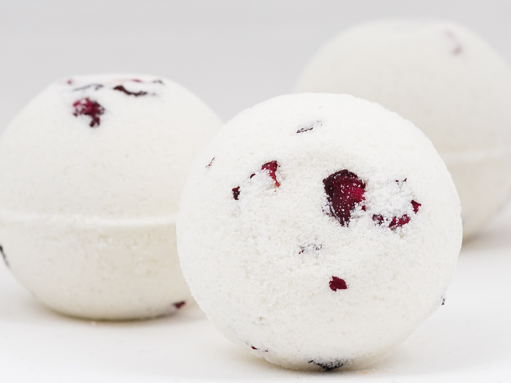 KULE DO KĄPIELI MUSUJĄCA KULA RÓŻANA PŁATKI RÓŻA Rodzaj kula