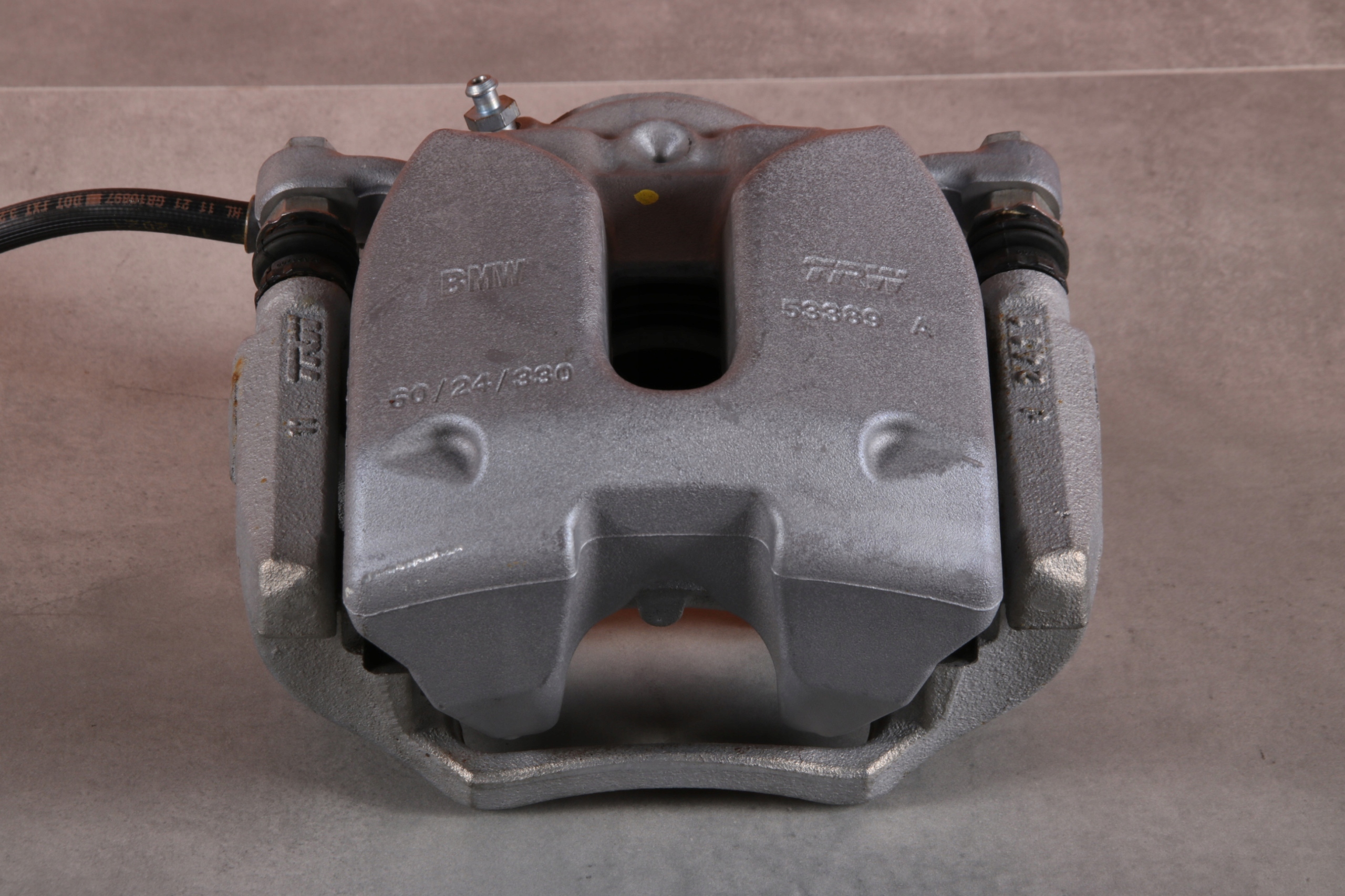 BMW G30 G31 caliper brake left front front 6872799 60/24/330 32 km !!!