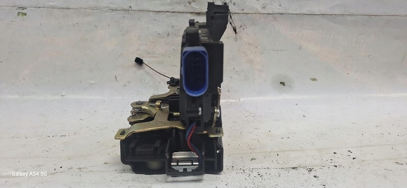 lock door right front VW JETTA 05- 601001038422P