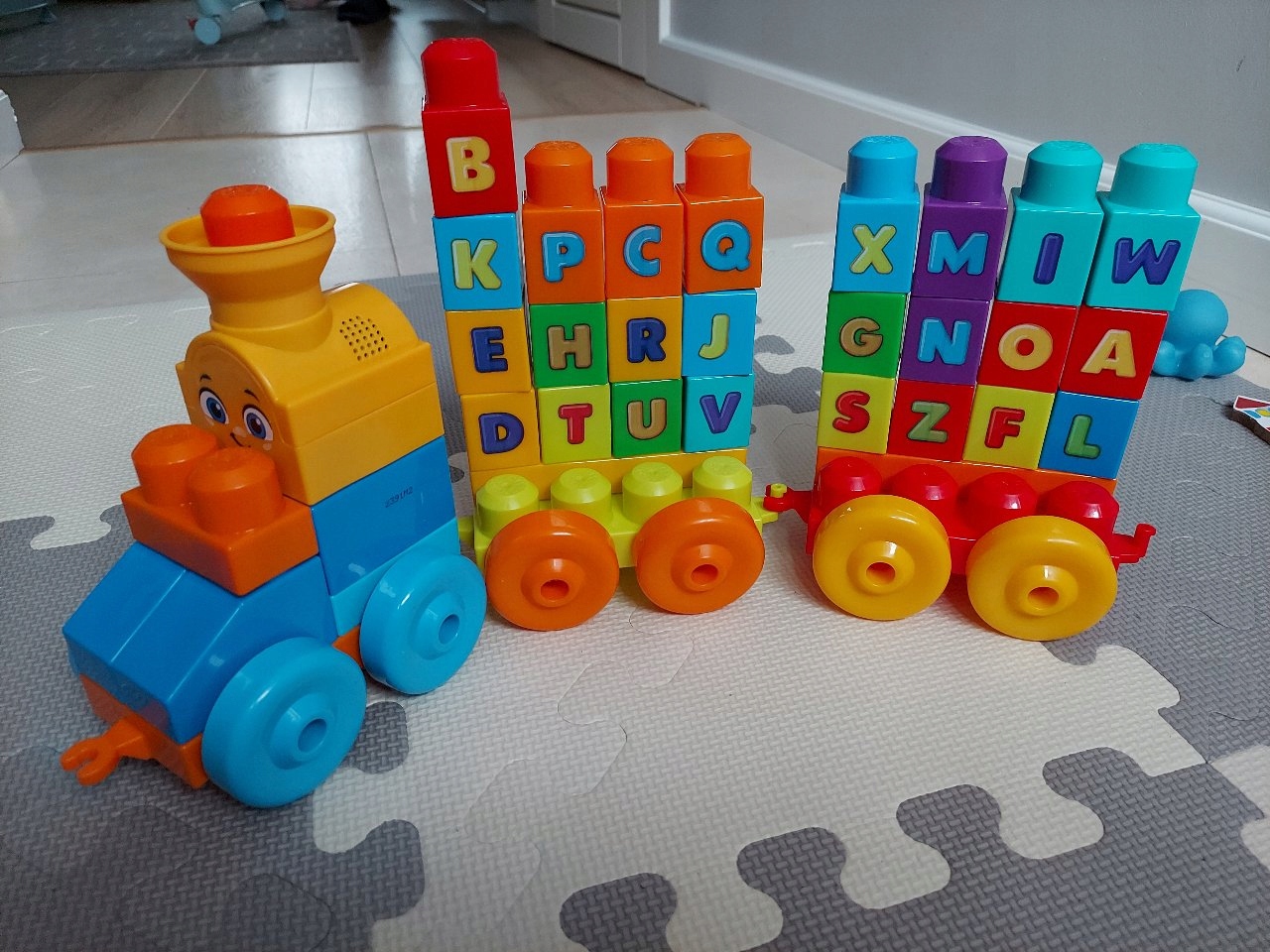 KLOCKI KONSTRUKCYJNE POCIĄG MEGA BLOKS Płeć chłopcy dziewczynki