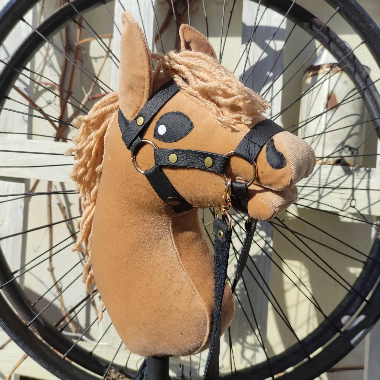 Kůň na tyči malý A4, hračka "hobby horse"