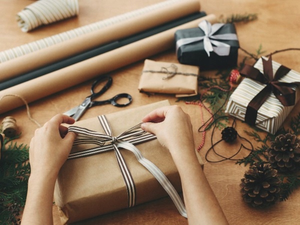 SZNUREK OZDOBNY ŚWIATECZNY PAKOWANIE PREZENTÓW 70M Materiał inny