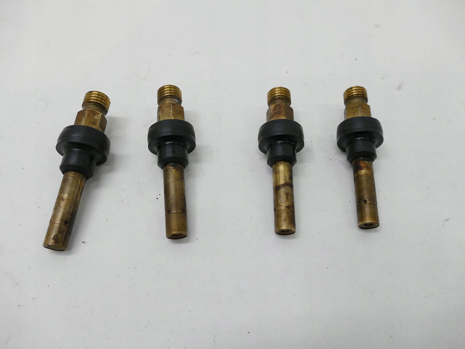 MERCEDES E W124 230 E 2.3 injector injectors