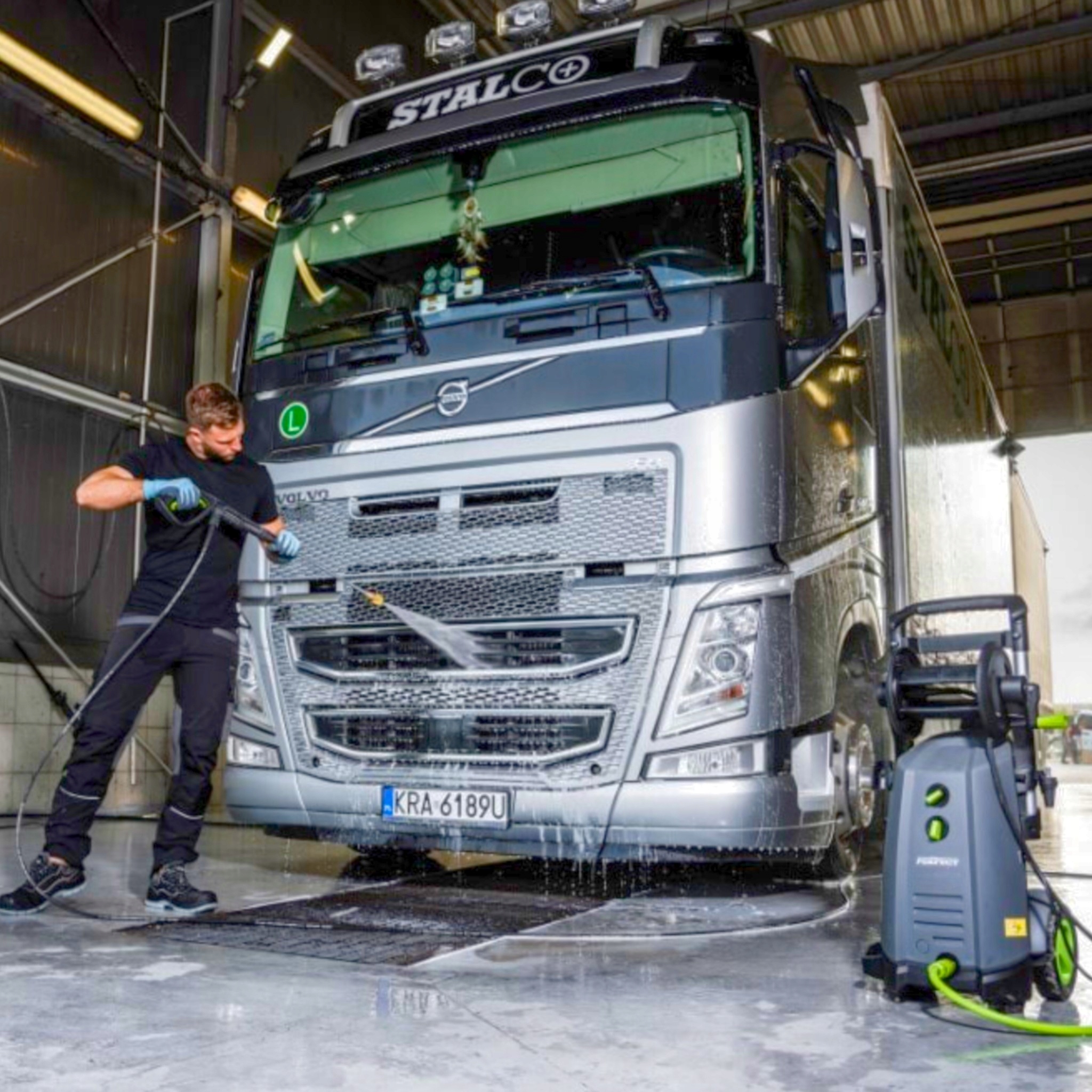 MYJKA CIŚNIENIOWA 400 BAR SAMOSSĄCA MOSIĘŻNA INDUKCJA PŁYN KARCHER 3000W Napięcie zasilania 230 V