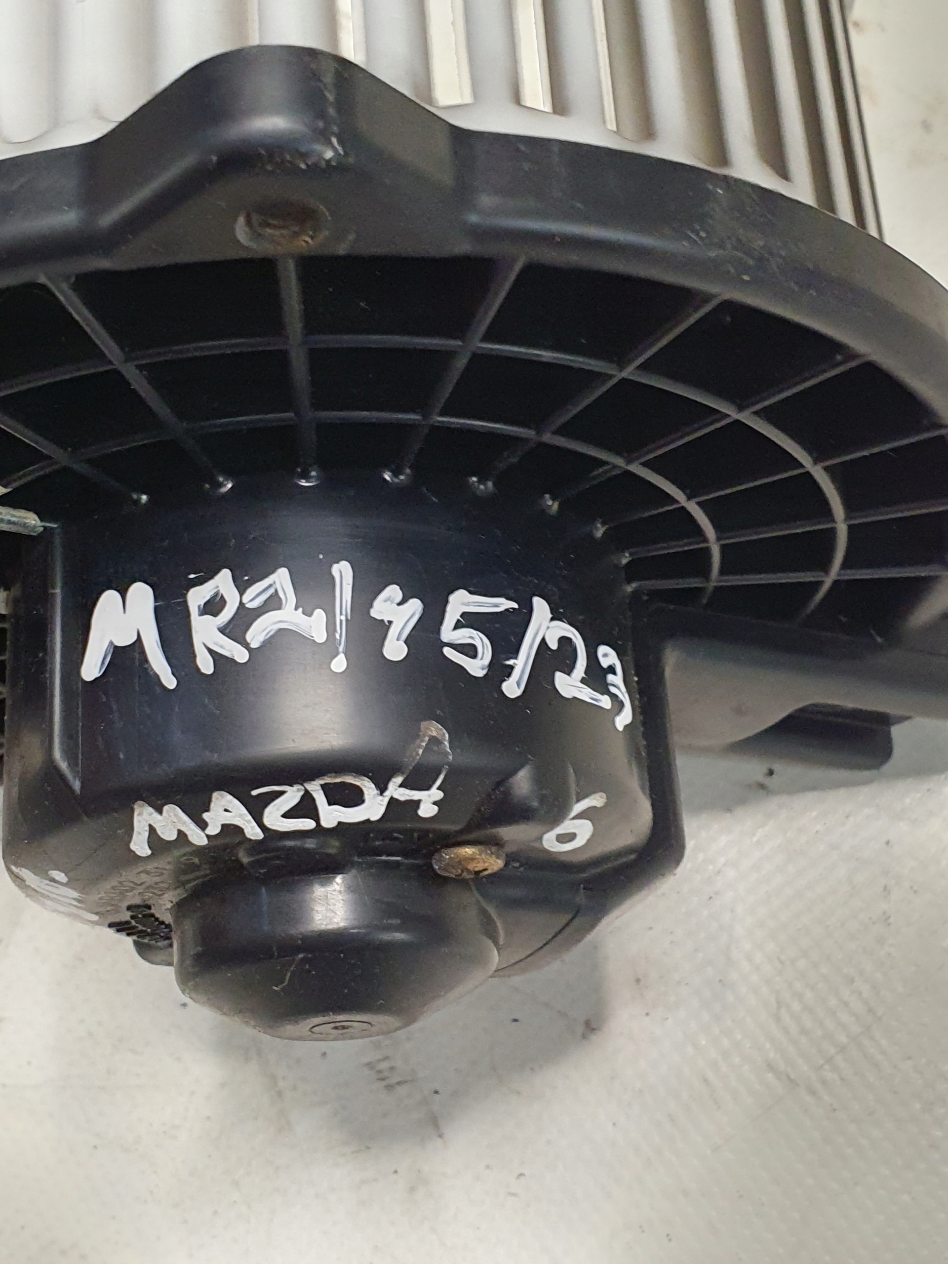 VENTOLA riscaldamento BOCCHETTE GJ6BA02 MAZDA 6 e GG 03r.