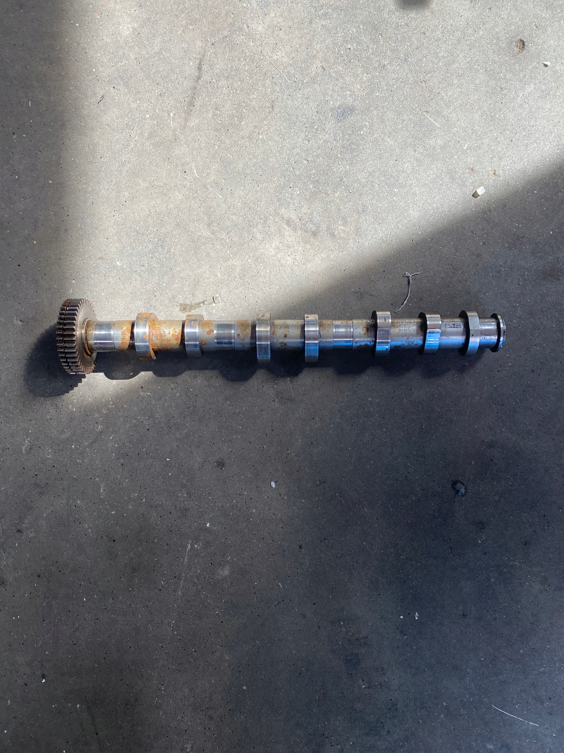 volkswagen oe 059109022DC распредвал