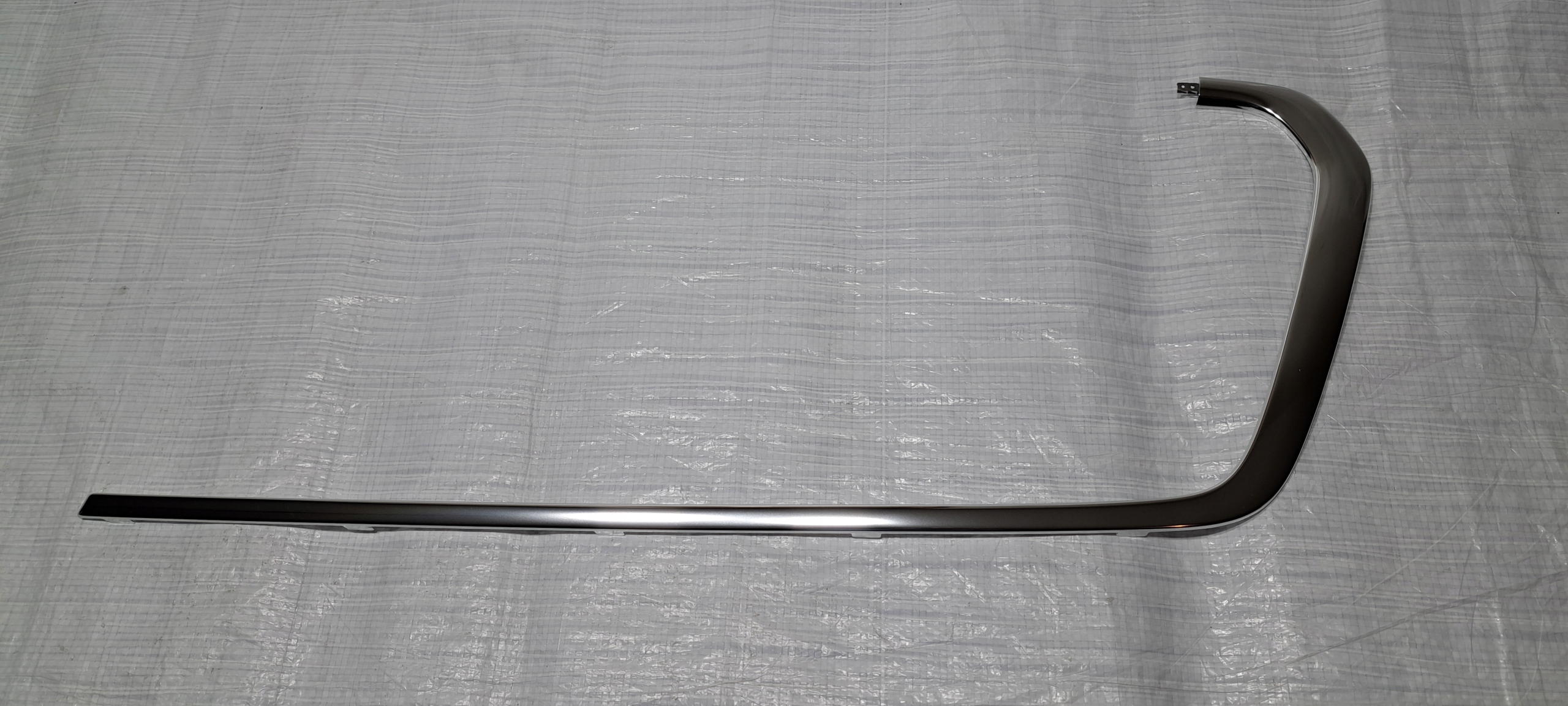 VOLVO V70 XC70 LISTWA OKIENNA GÓRNA PRAWA 31299714