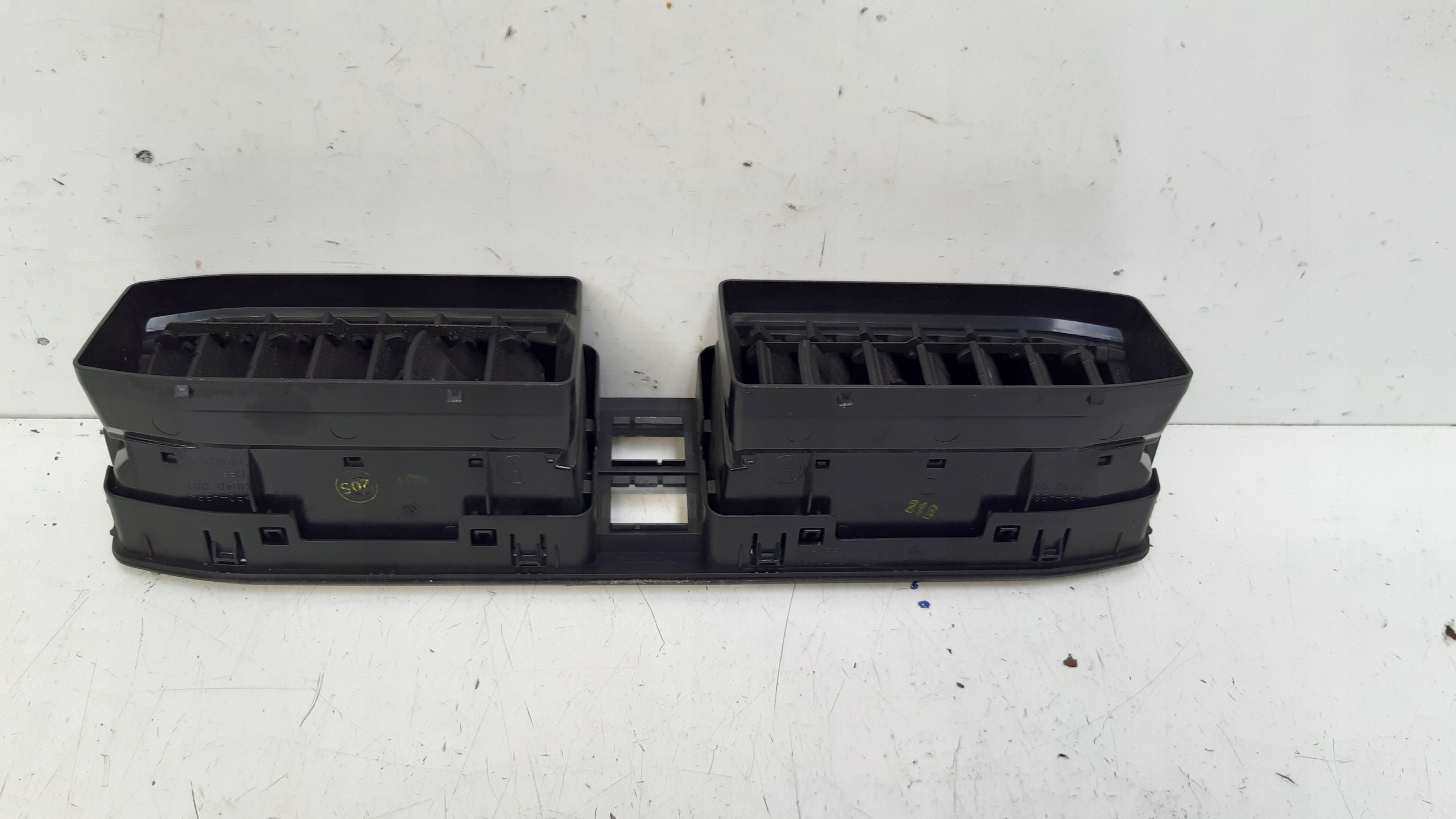grid air conditioning devices the centre 2K5819705B VW Caddy