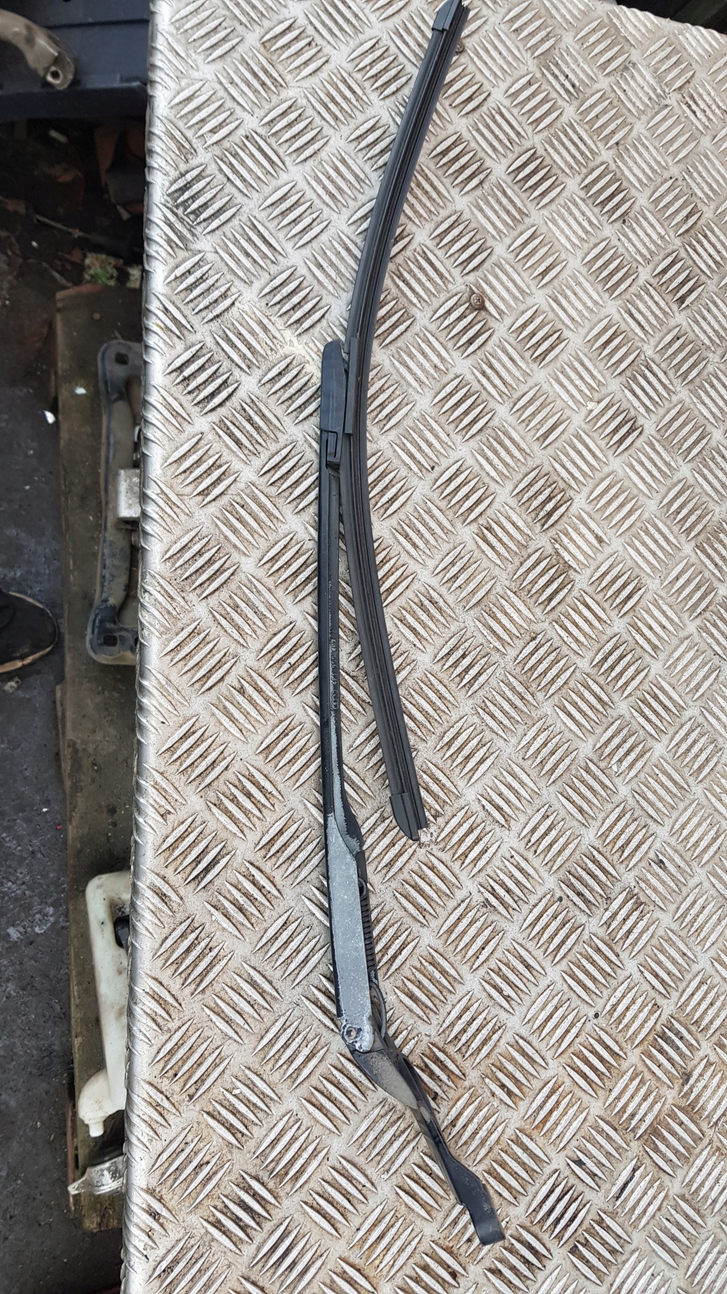 AUDI A6 C6 4F wiper arm front left right KOMPLET