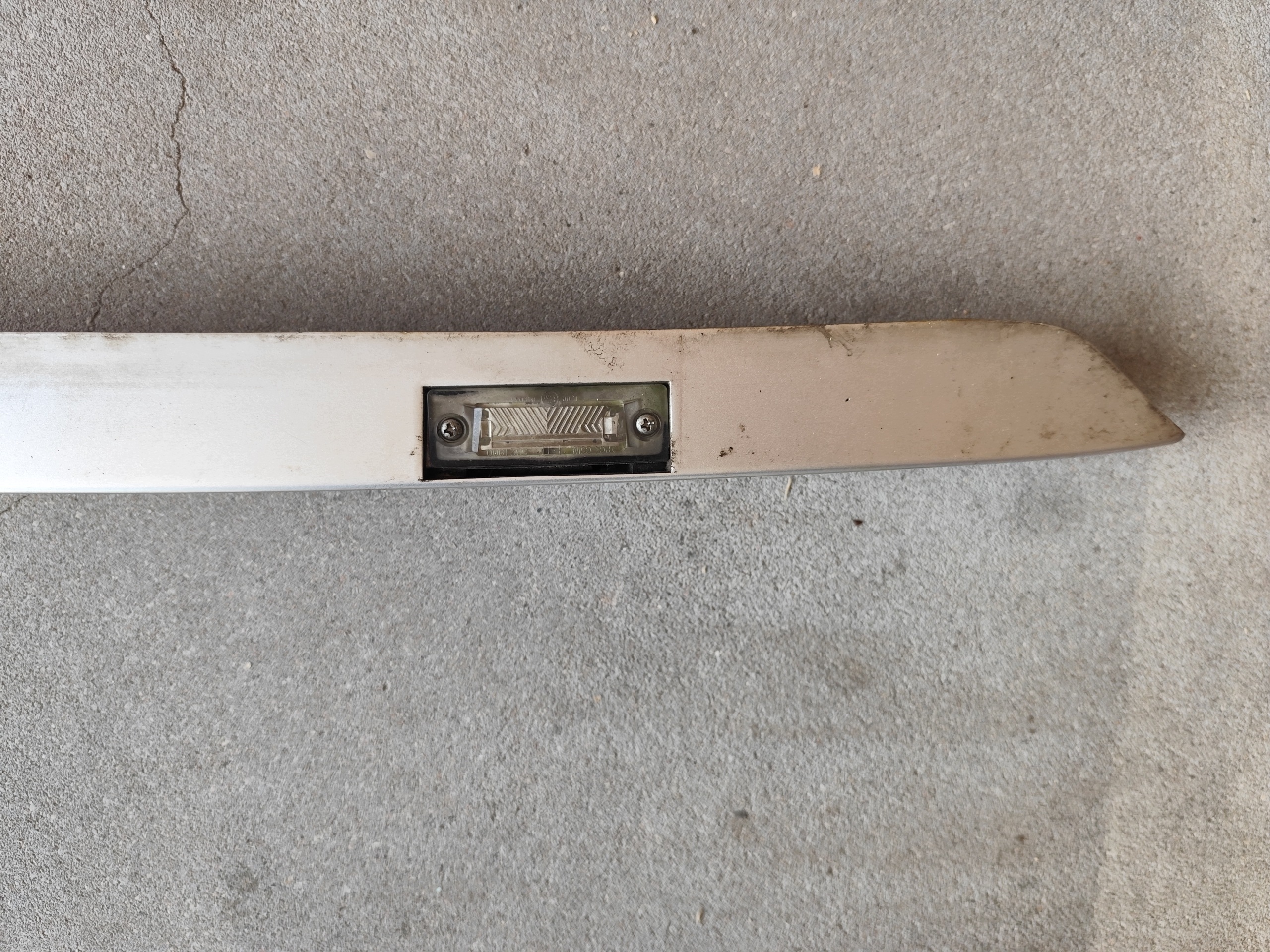 VW T5 cap moulding number plate light bonnet/trunk door srebrna