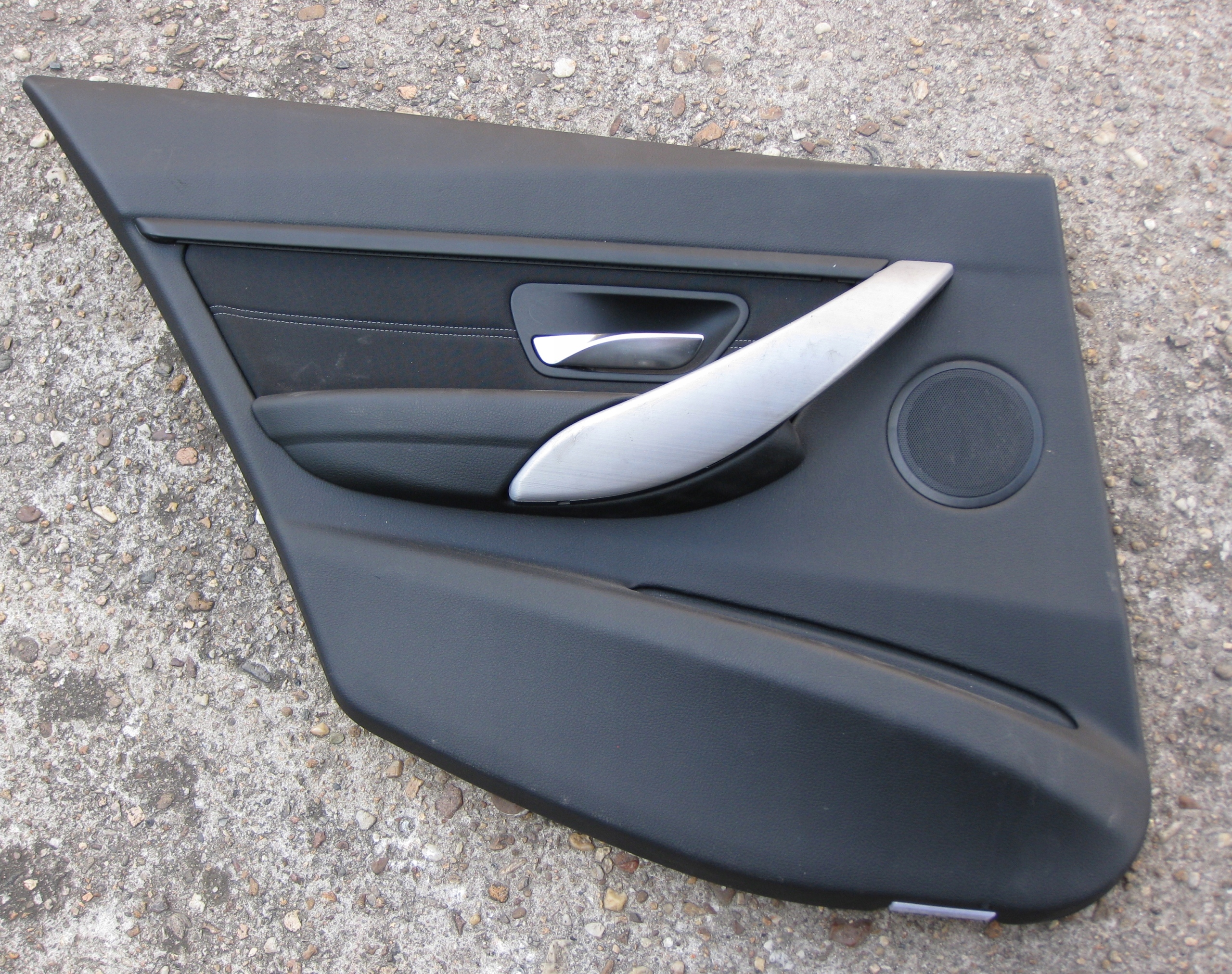 BMW F31 2.0D 14R side door left rear part