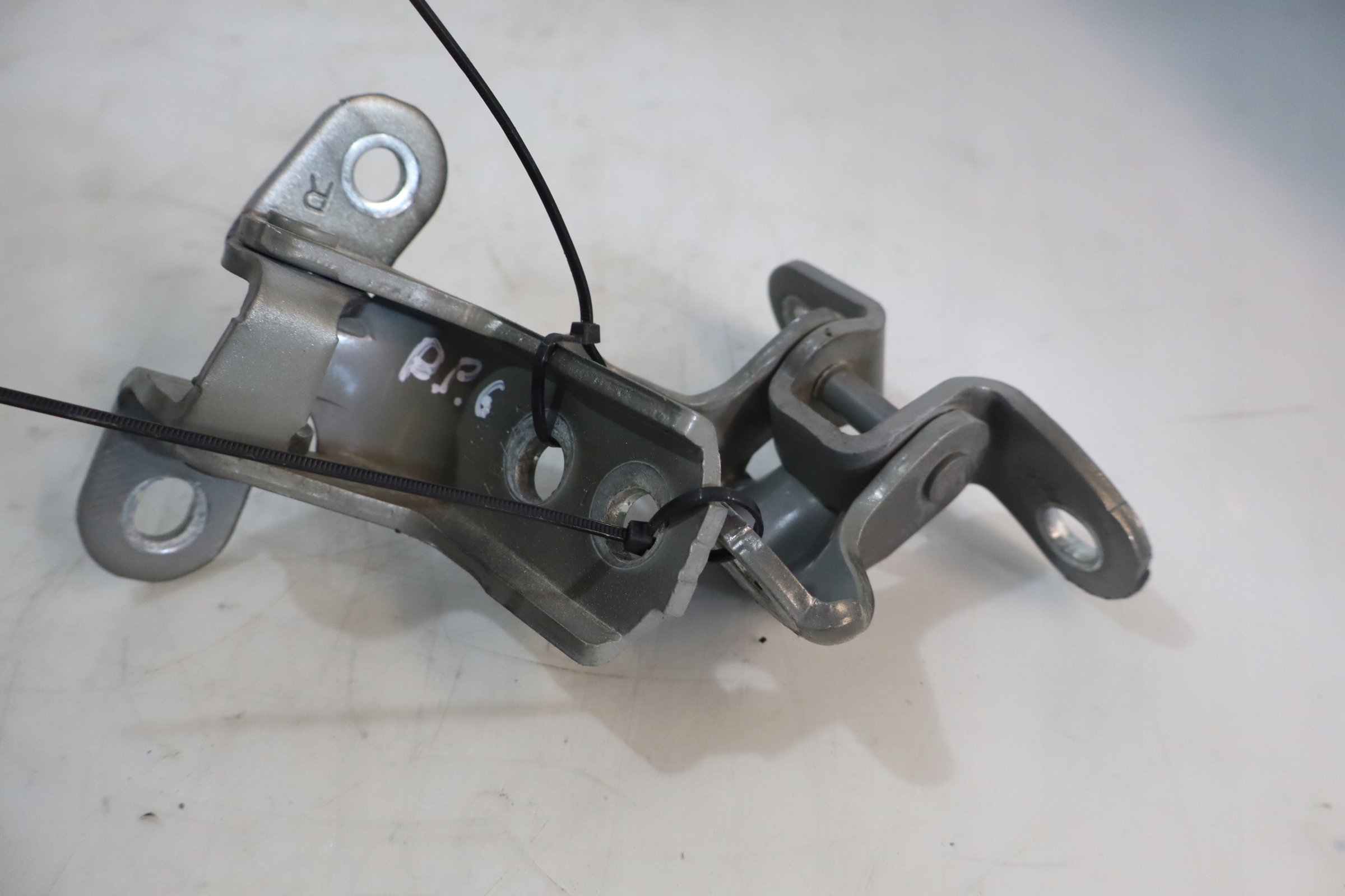 ZAWIASY DRZWI PRAWY PRZÓD TOYOTA COROLLA E21