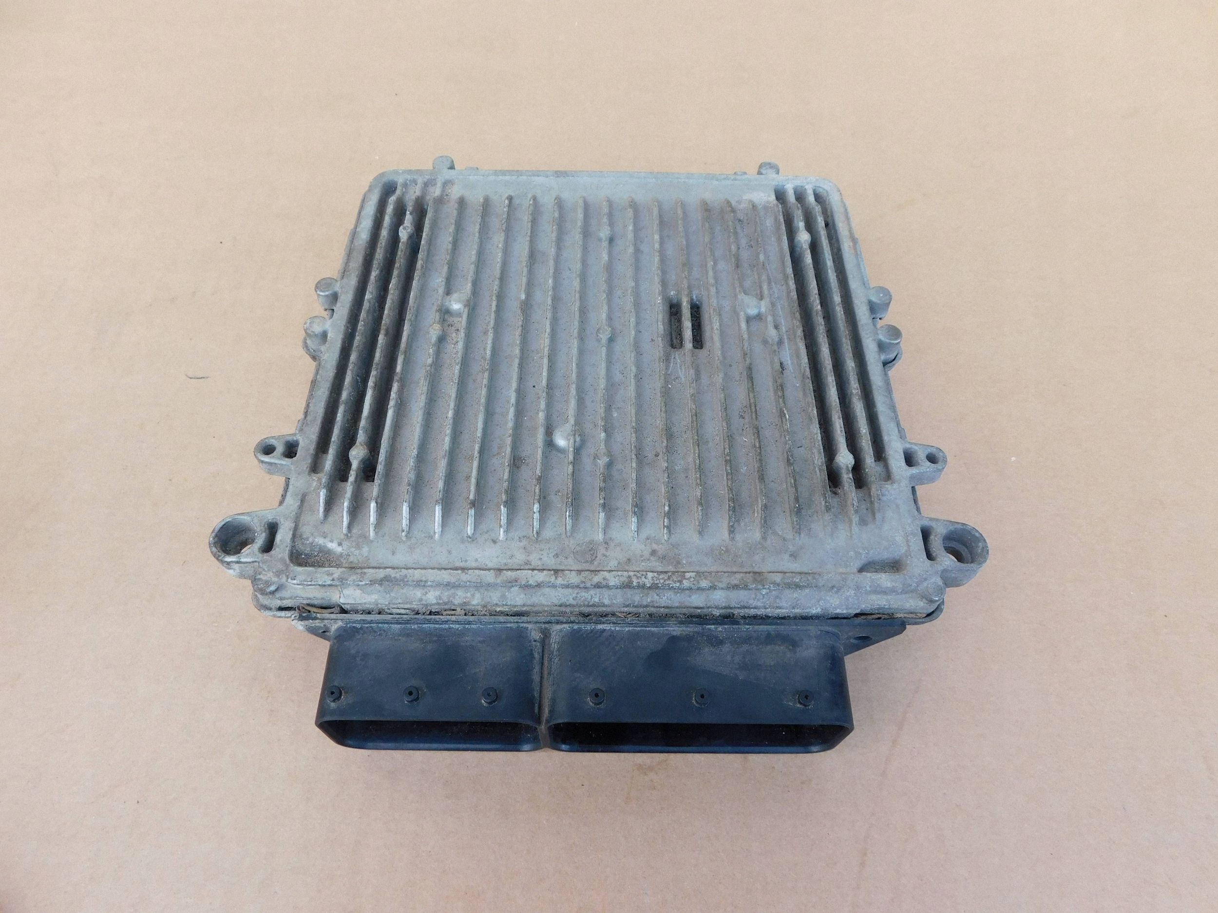 control unit of the engine Mercedes Sprinter 906 2.2 CDI OM646 A6461500477 computer
