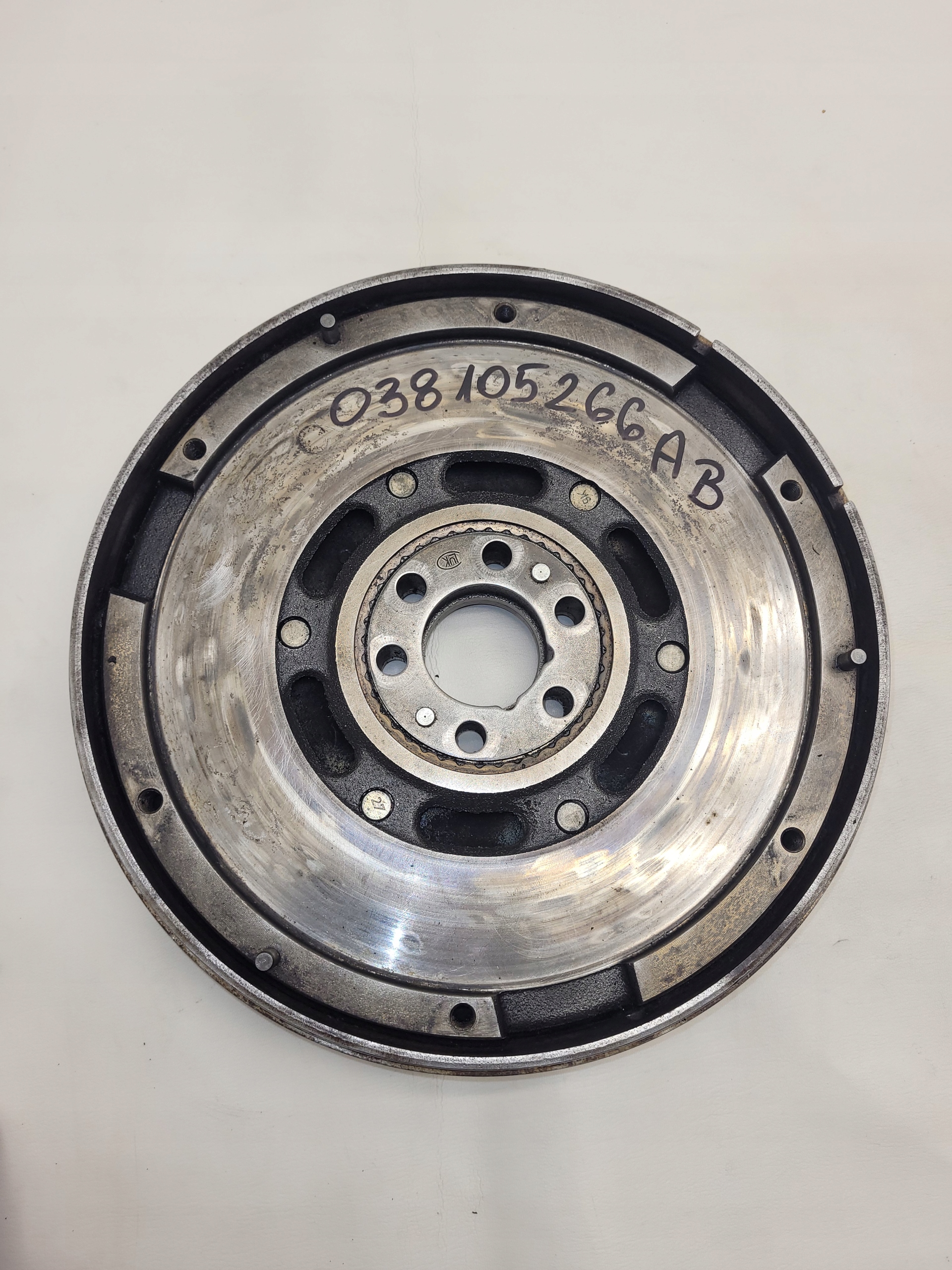 038 105 - МАХОВИК PASSAT GOLF IV 1.9 TDI