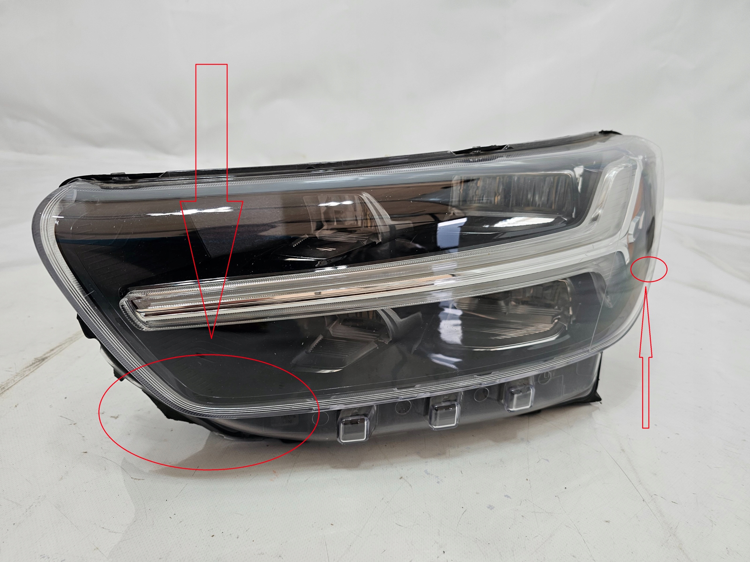 Volvo XC40 17- Lampa Lewy Przód 32228547 USA