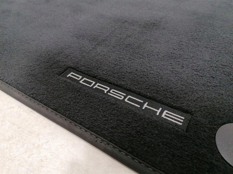 PORSCHE TAYCAN 9J