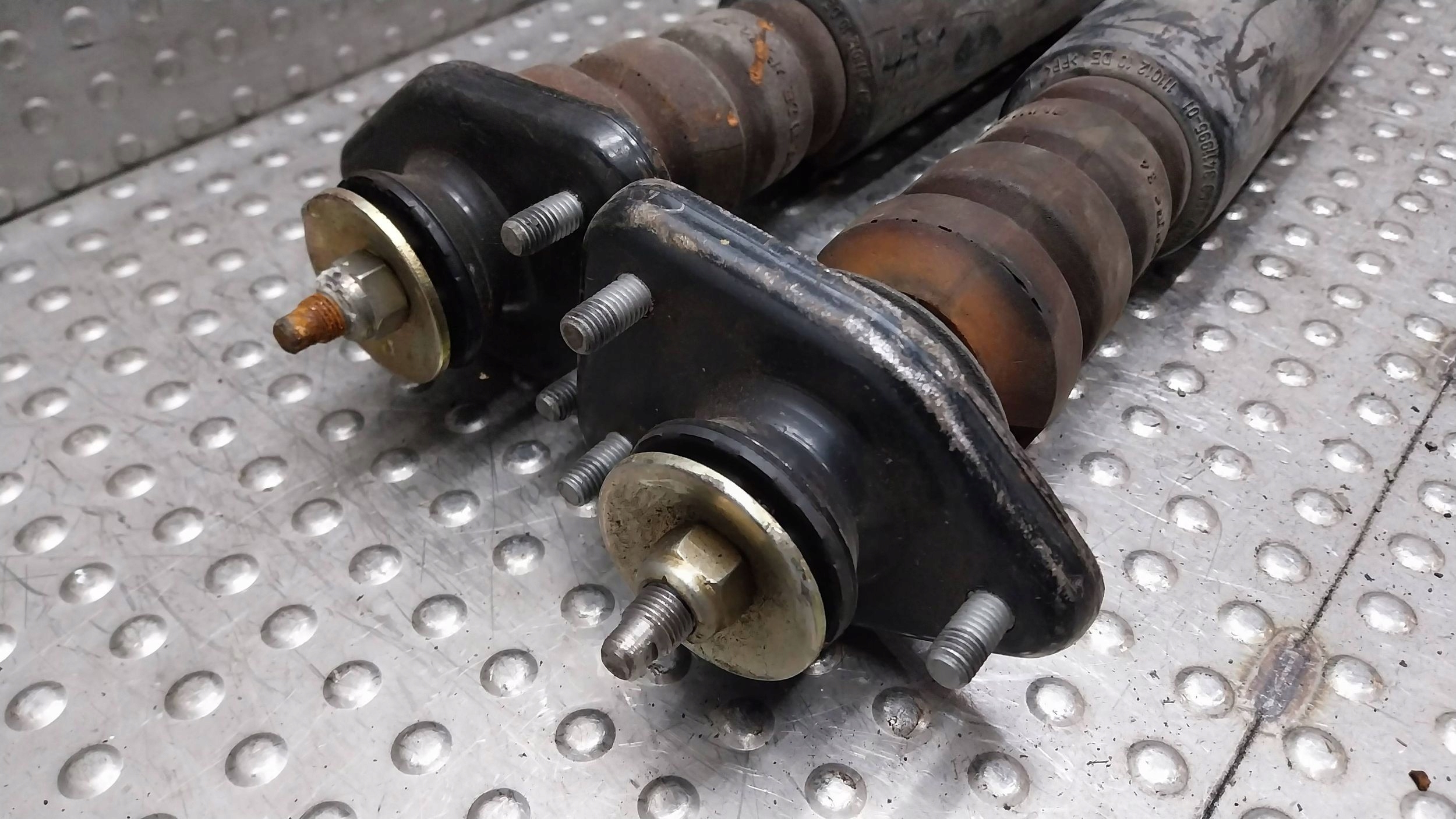 shock absorber left right rear part KPL 3413789 BMW X3 E83