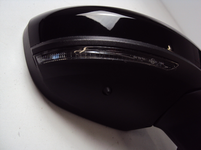 LUSTERKO PRAWE RENAULT CAPTUR II 19- BIXNK 9 PIN Producent części Renault OE