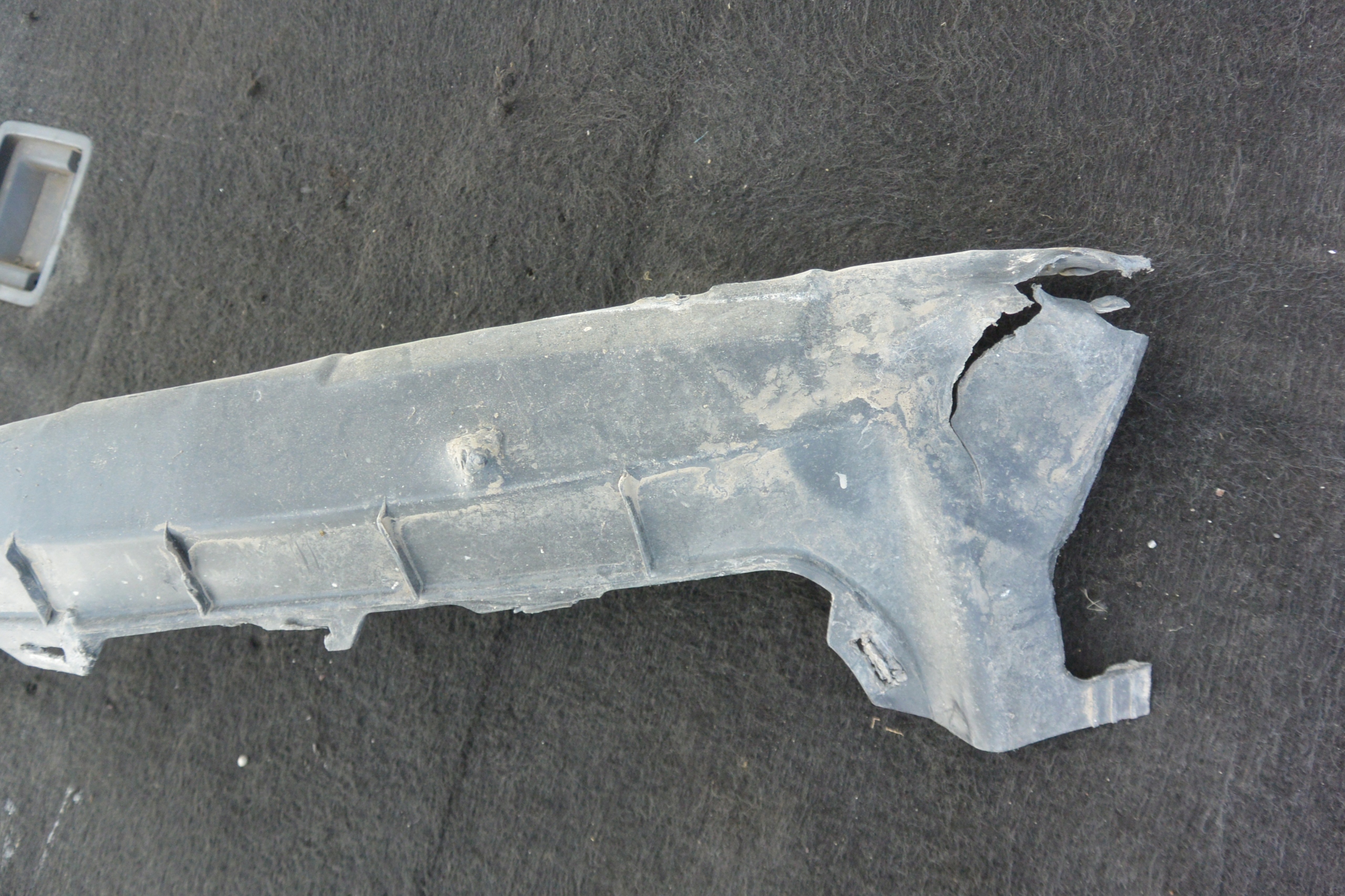 WSPORNIK GORNY MOCOWANIE ZDERZAKA MASERATI GHIBLI Installation side Front